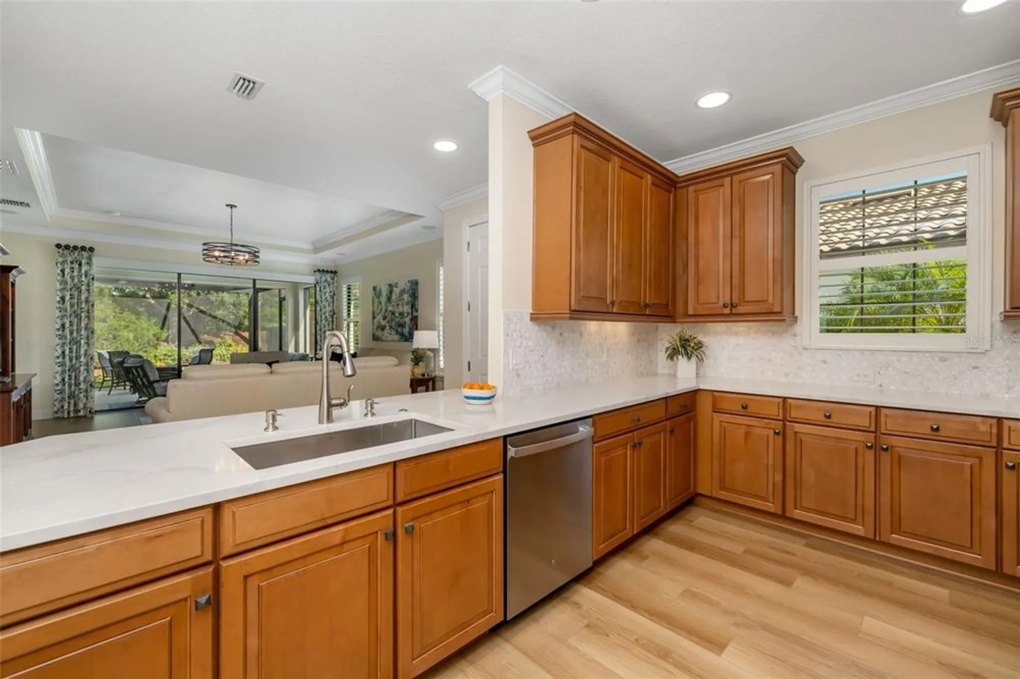 Property Slideshow image 21 of 55 | 5043 serata dr, Bradenton, FL, 34211