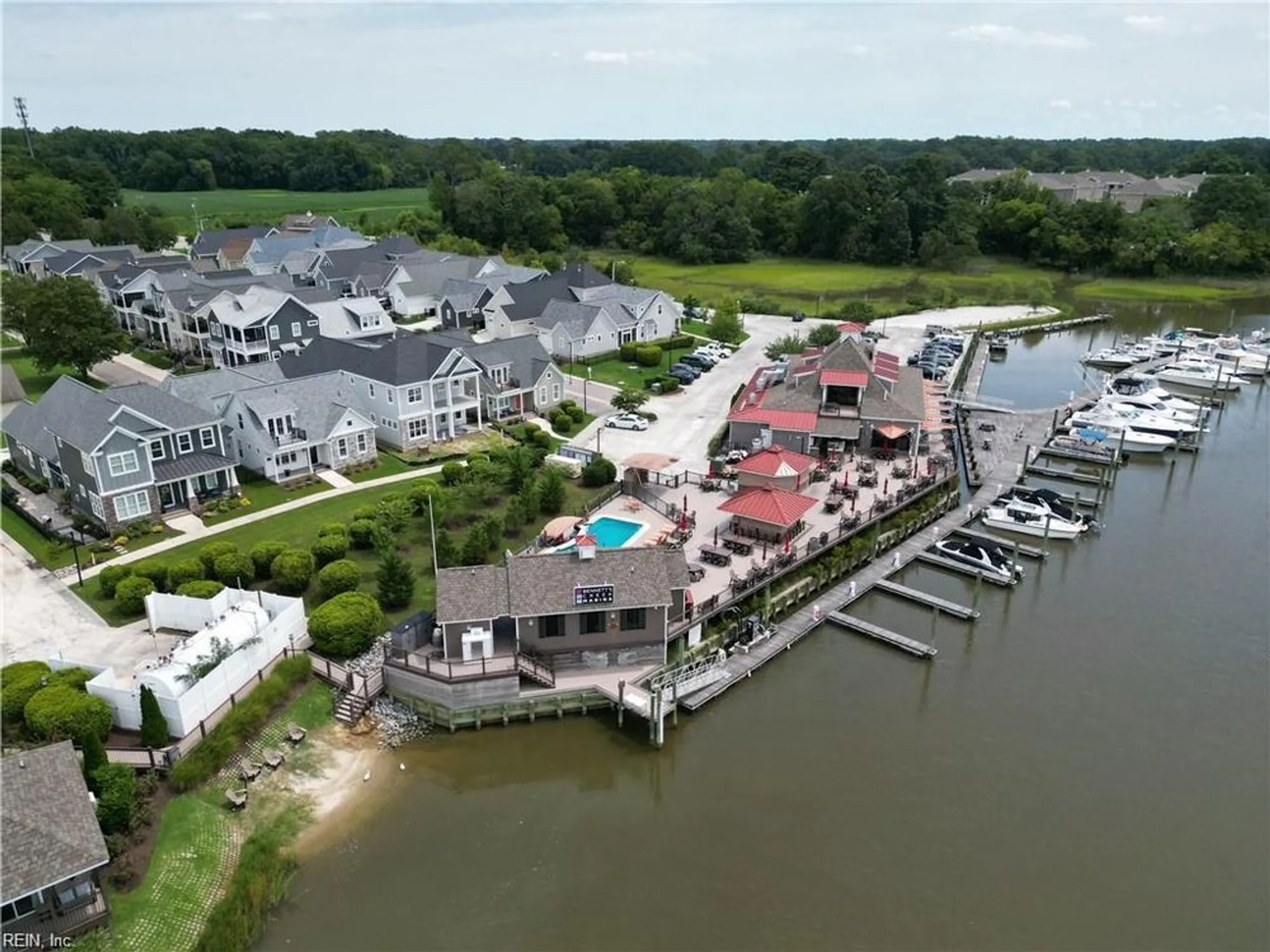 Property Slideshow image 14 of 19 | 100 creek ln, Suffolk, VA, 23435