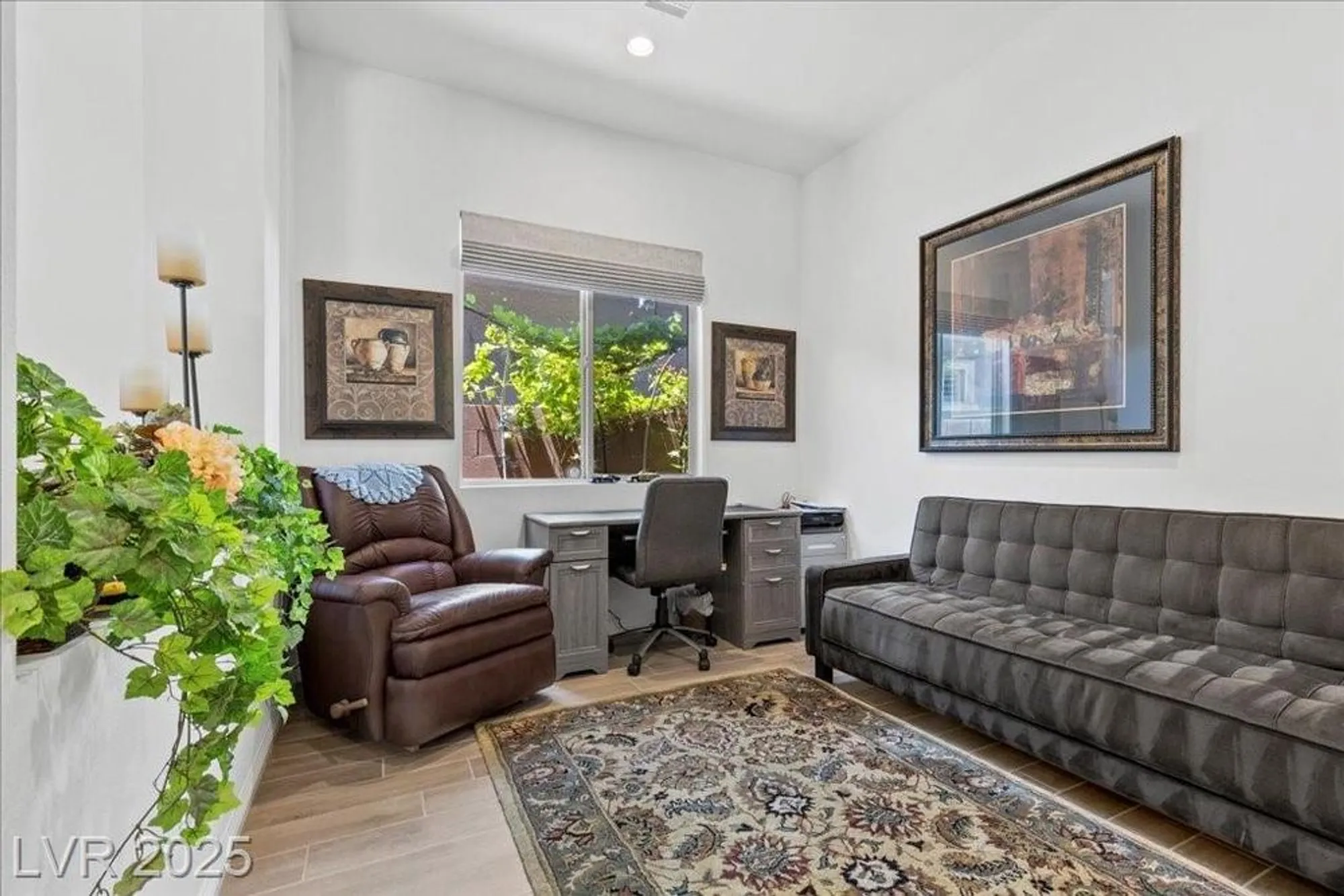 Property Slideshow image 17 of 77 | 6722 desert crimson st, Las Vegas, NV, 89148