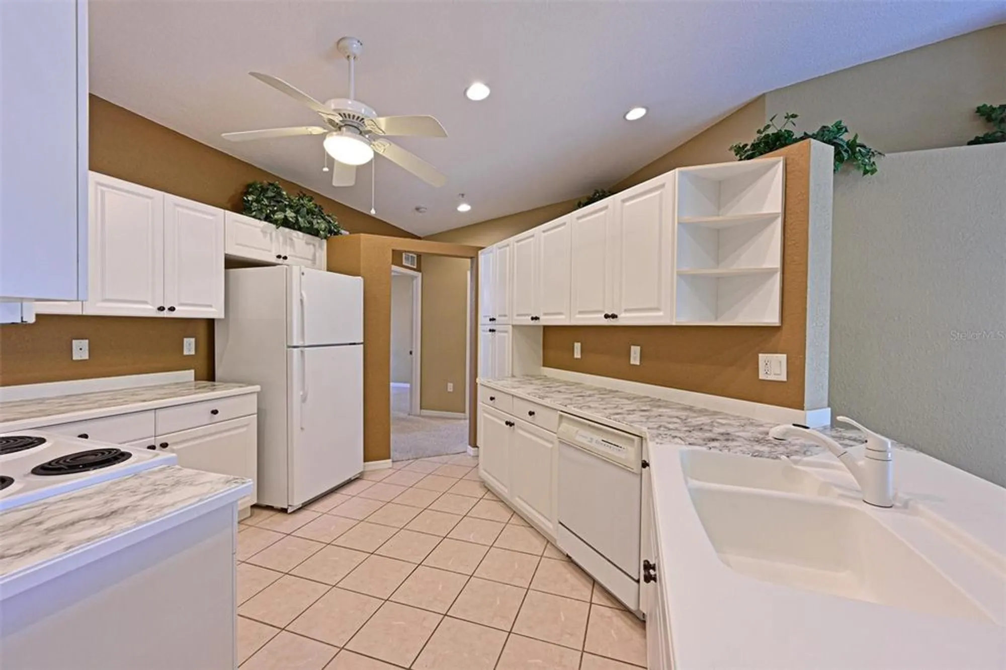 Property Slideshow image 7 of 28 | 6335 bay cedar ln, Bradenton, FL, 34203