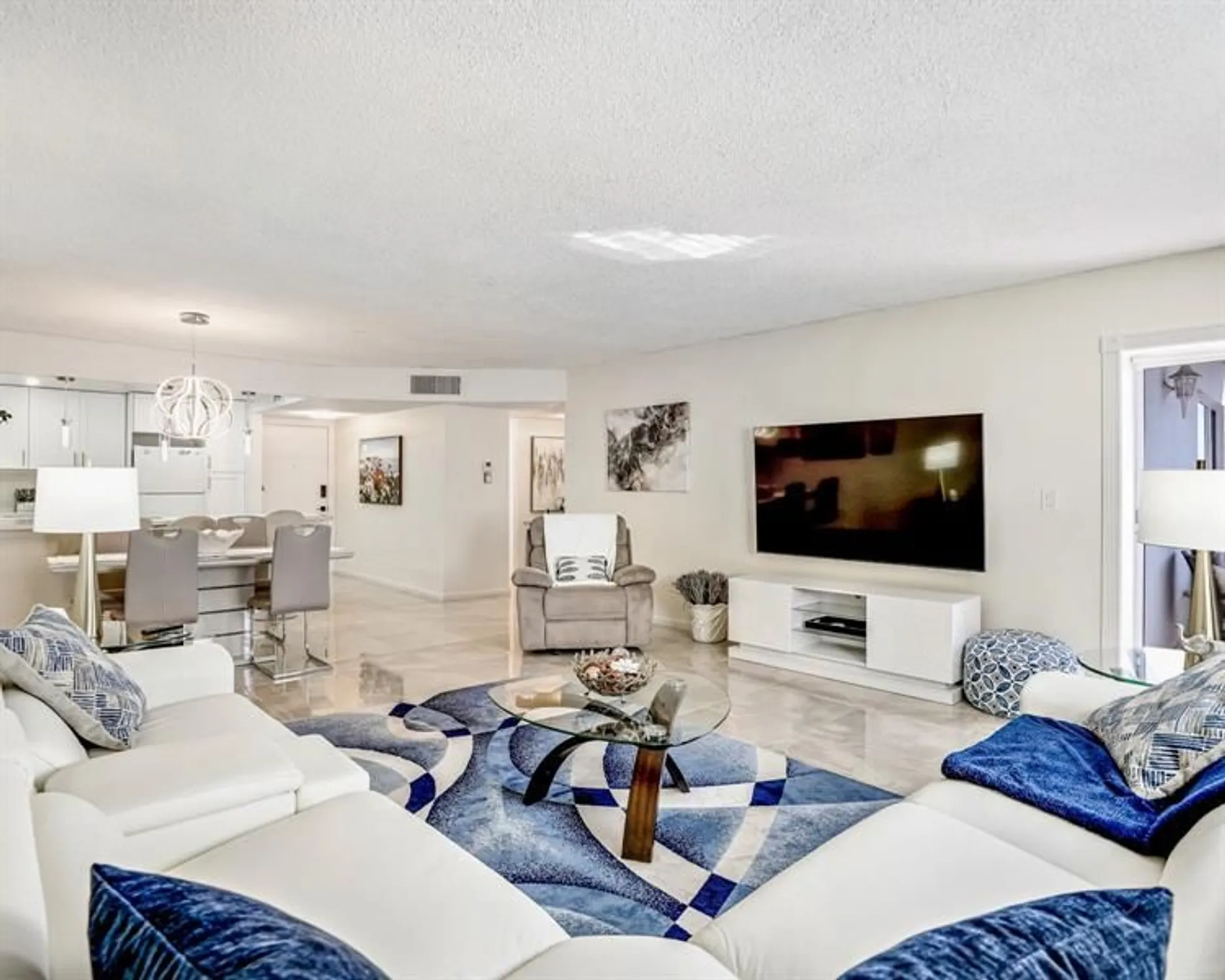 Property Slideshow image 18 of 25 | 4751 nw 21st st 300, Lauderhill, FL, 33313