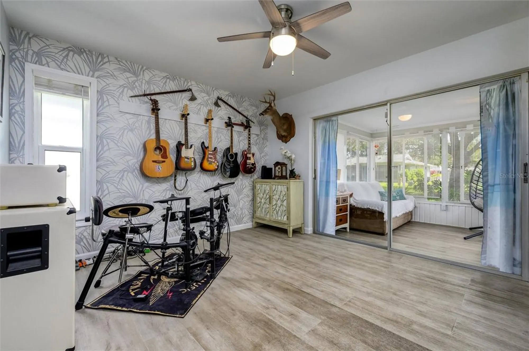 Property Slideshow image 12 of 34 | 1472 queen anne blvd, Palm Harbor, FL, 34684