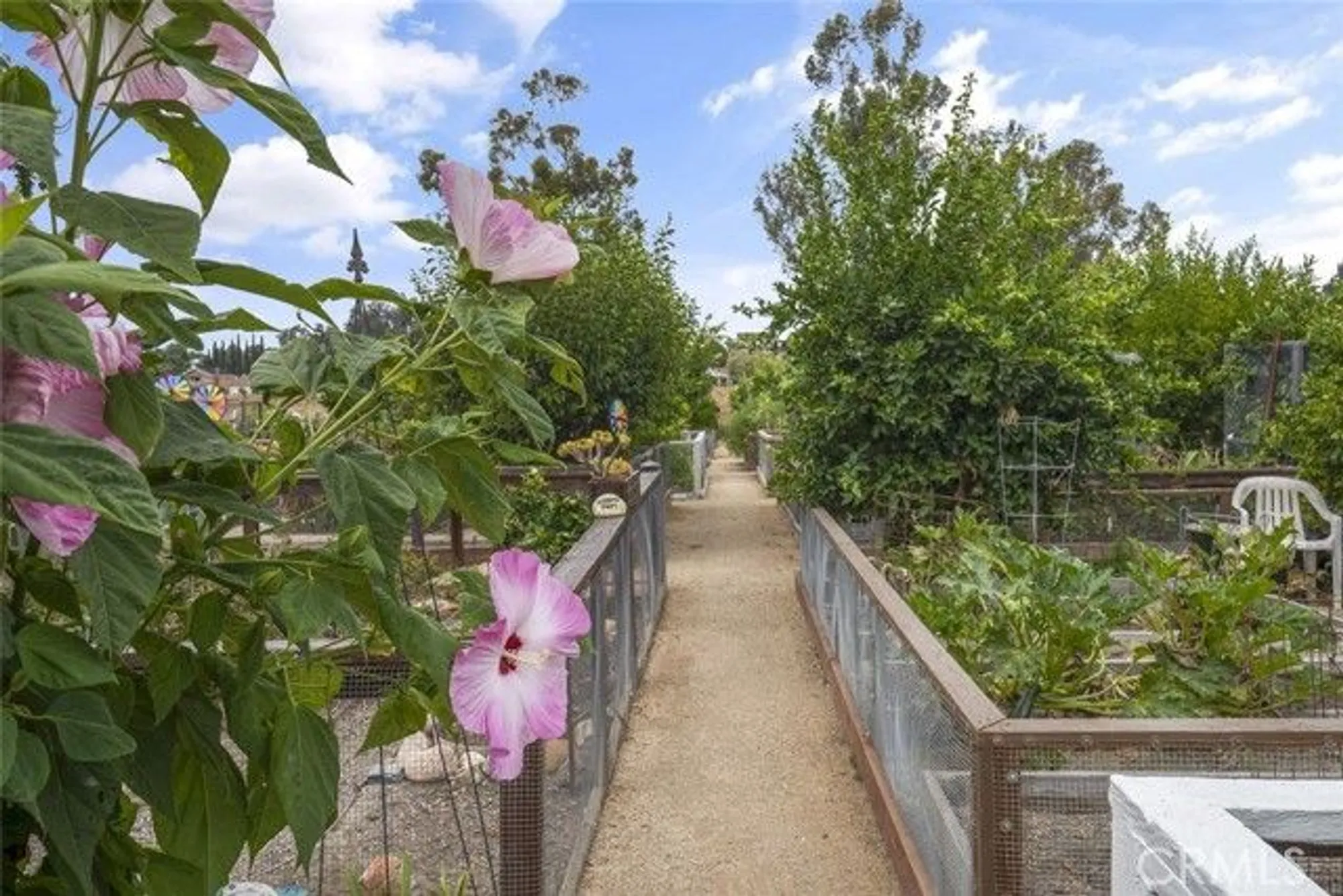 Property Slideshow image 43 of 47 | 28041 via machado, Mission Viejo, CA, 92692