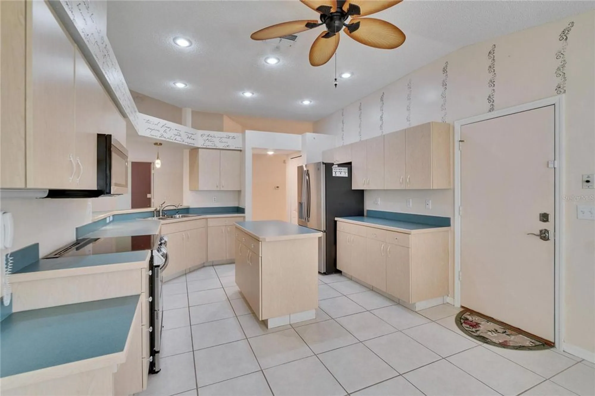 Property Slideshow image 12 of 46 | 1034 mcdaniel st # 1034, Sun City Center, FL, 33573