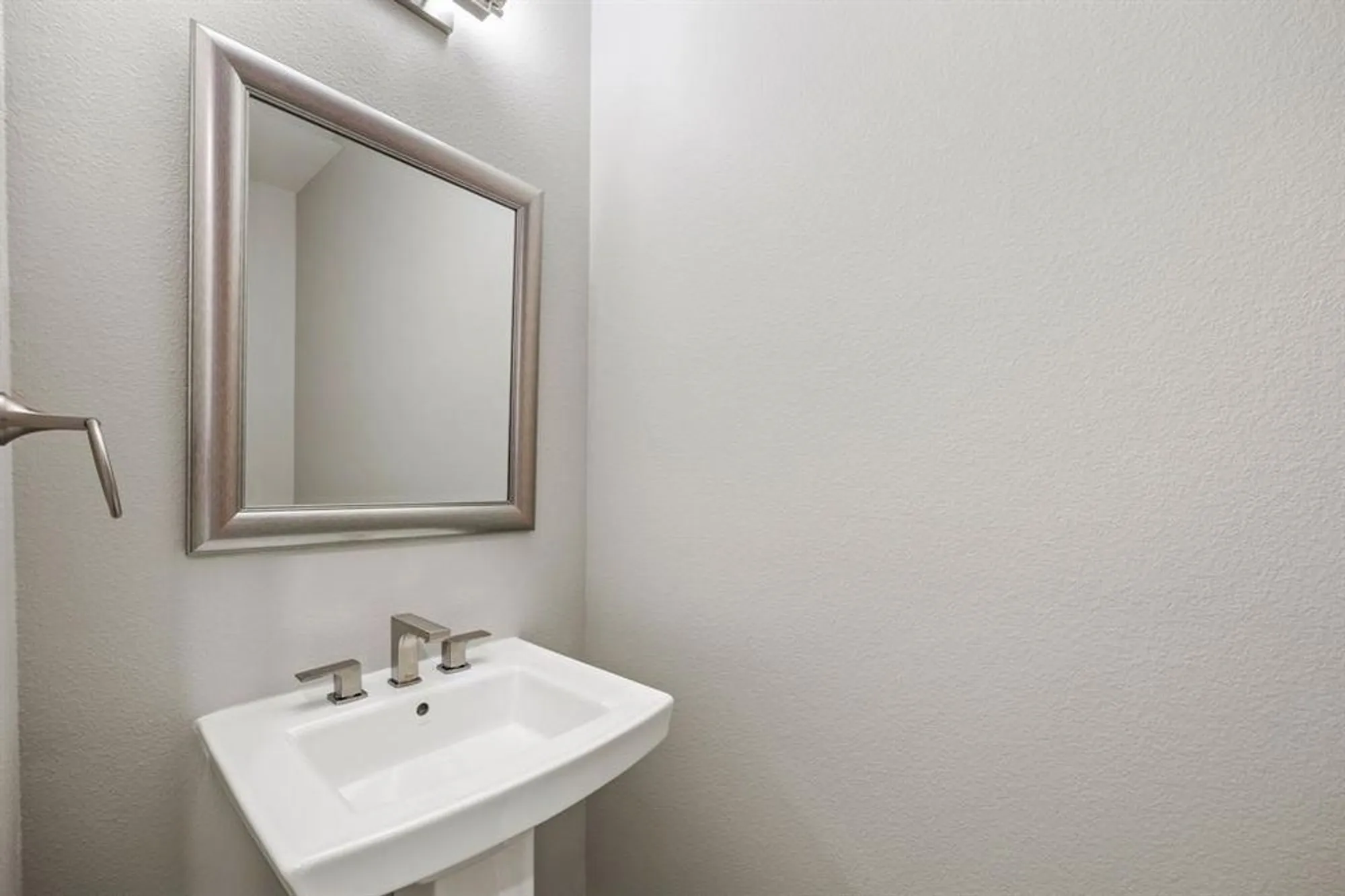 Property Slideshow image 18 of 30 | 10409 countryside dr, Denton, TX, 76207