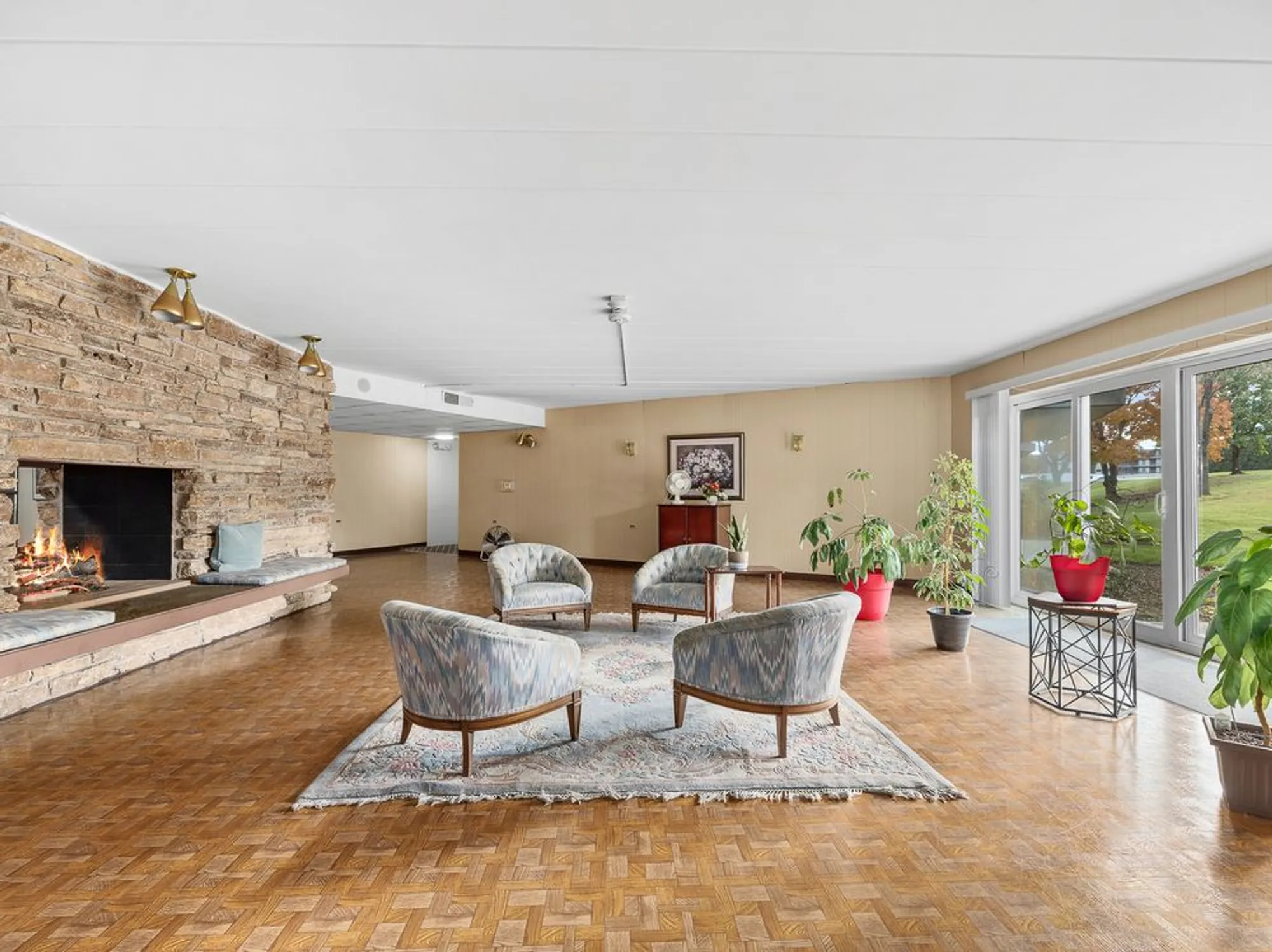 Property Slideshow image 17 of 25 | 5540 walnut ave apt 33a, Downers Grove, IL, 60515