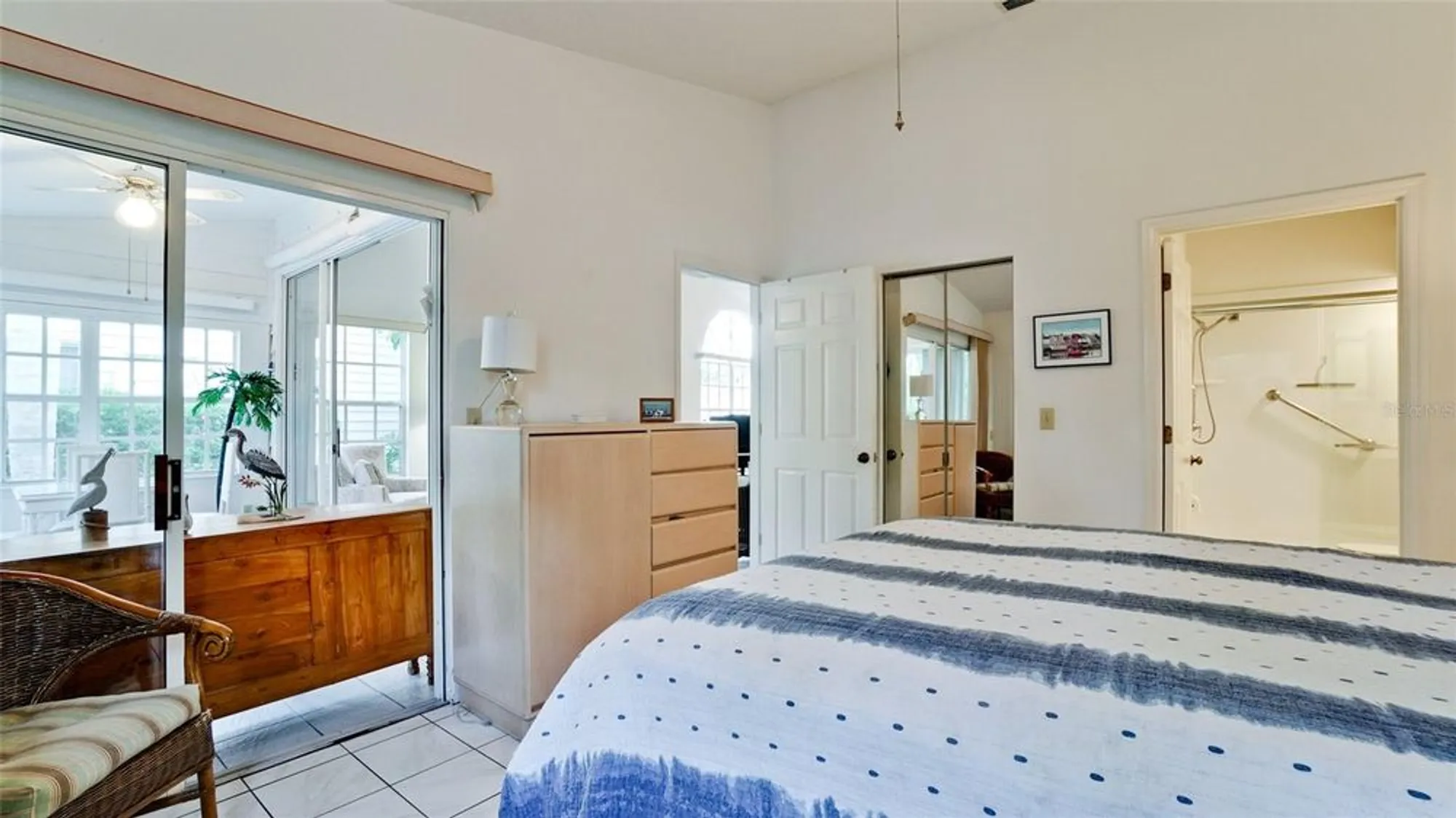 Property Slideshow image 19 of 46 | 512 sanderling cir, Bradenton, FL, 34209