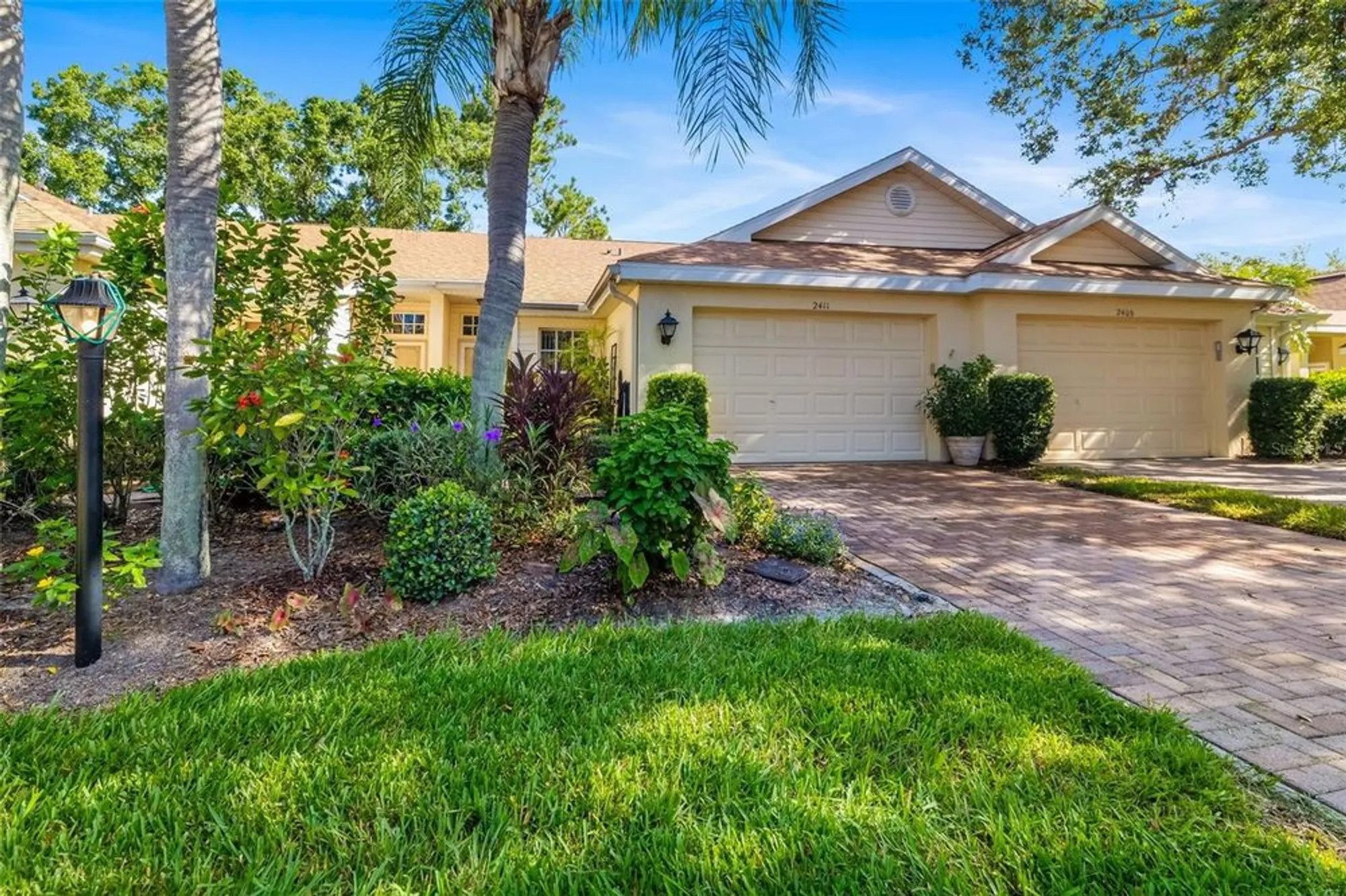 Property Slideshow image 2 of 76 | 2411 new haven cir 70, Sun City Center, FL, 33573