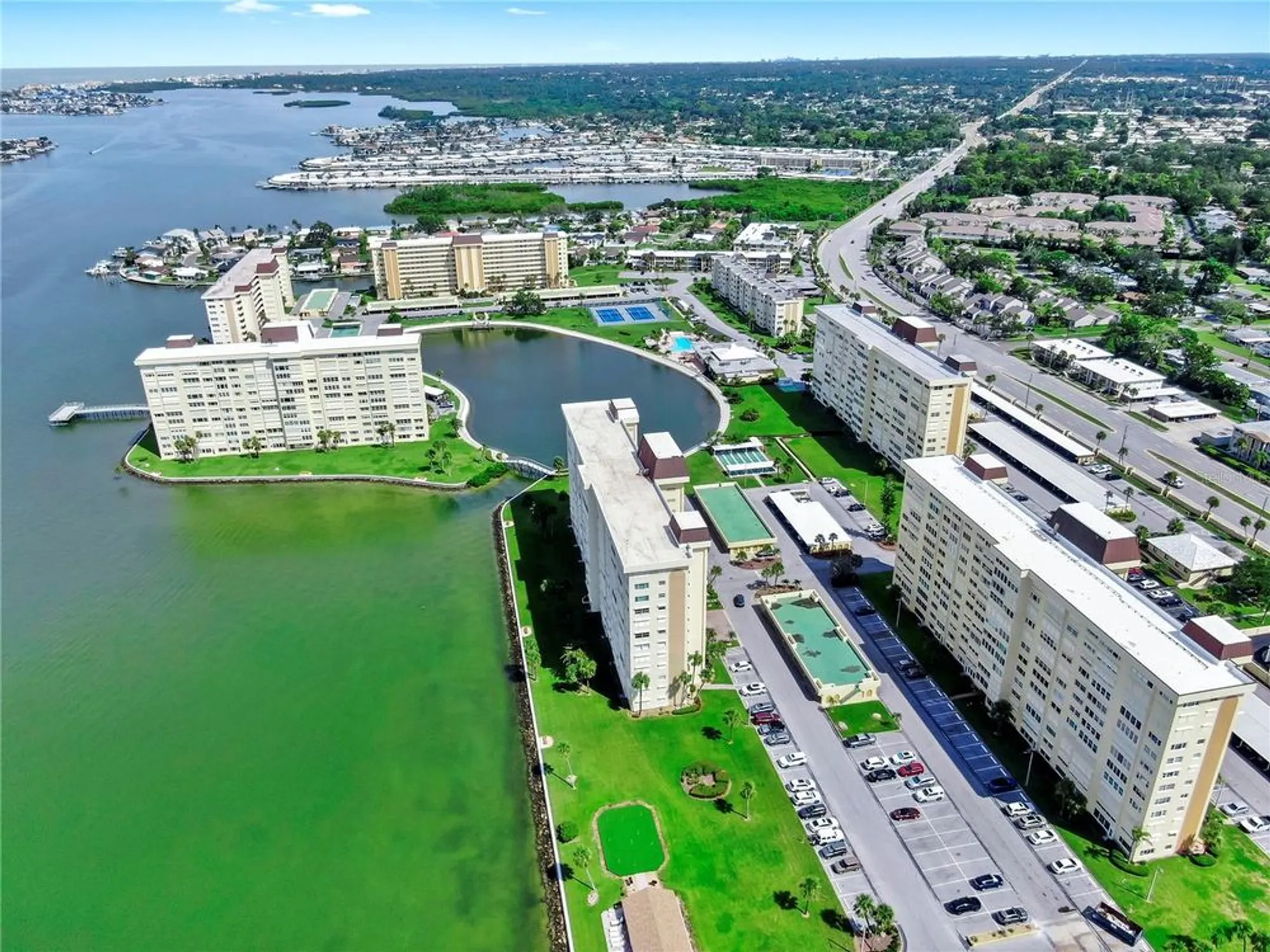 Property Slideshow image 45 of 46 | 4550 cove cir apt 605, Saint Petersburg, FL, 33708