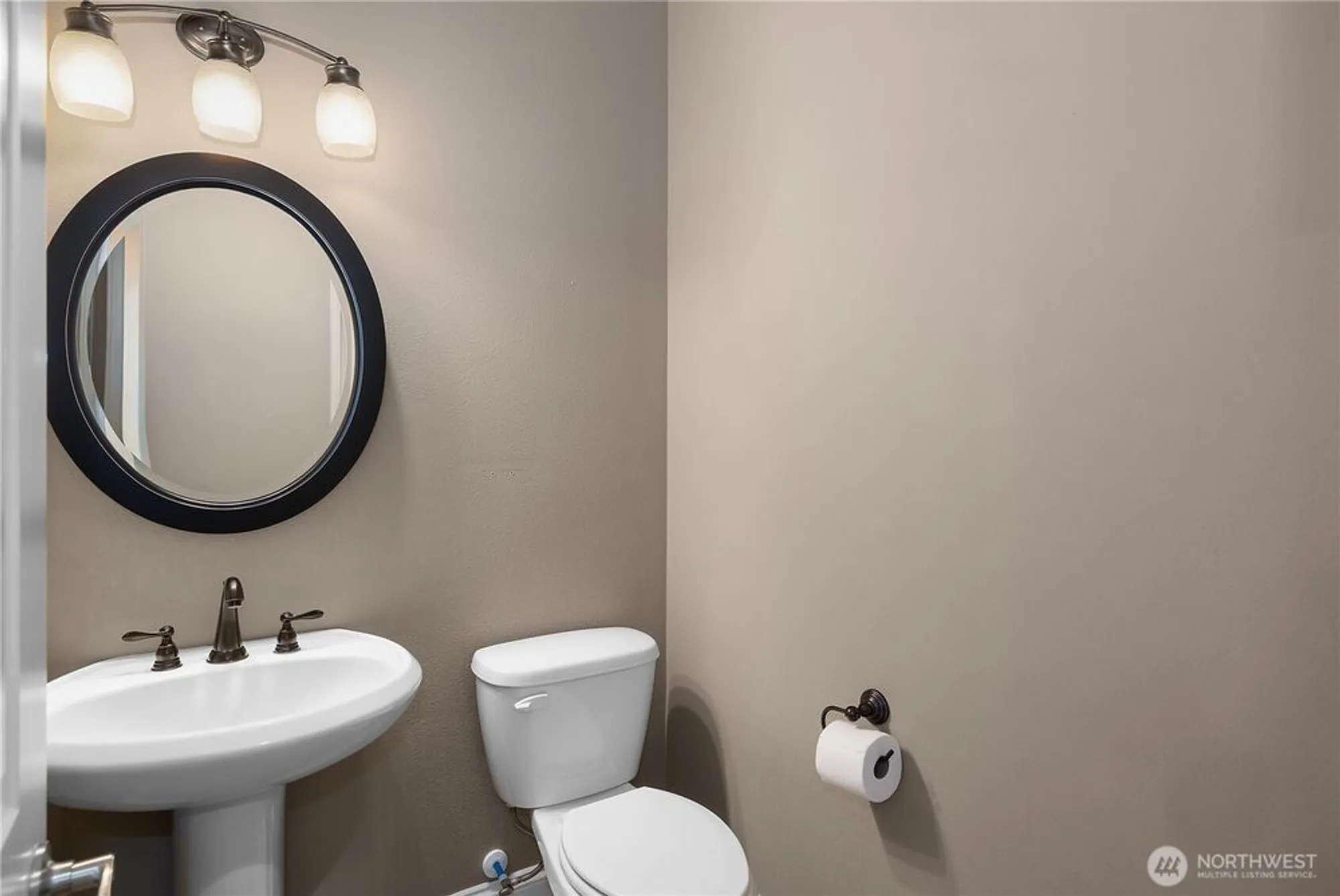 Property Slideshow image 16 of 39 | 8265 orcas loop, Lacey, WA, 98516