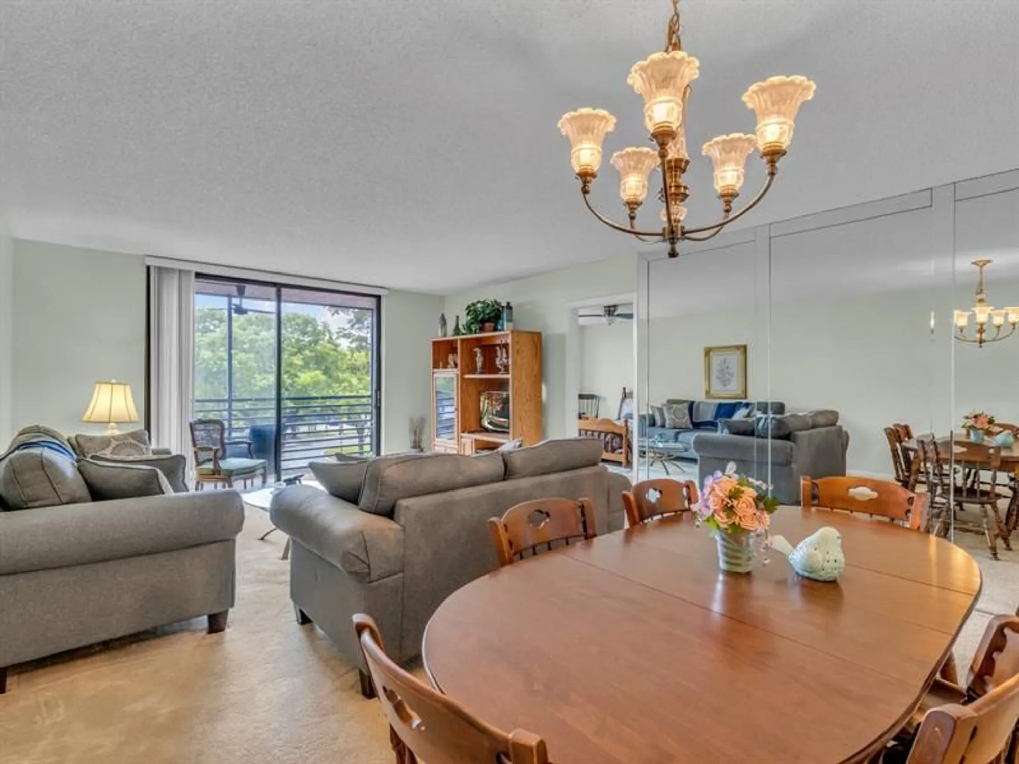 Property Slideshow image 19 of 51 | 1101 colony point cir 422, Pembroke Pines, FL, 33026