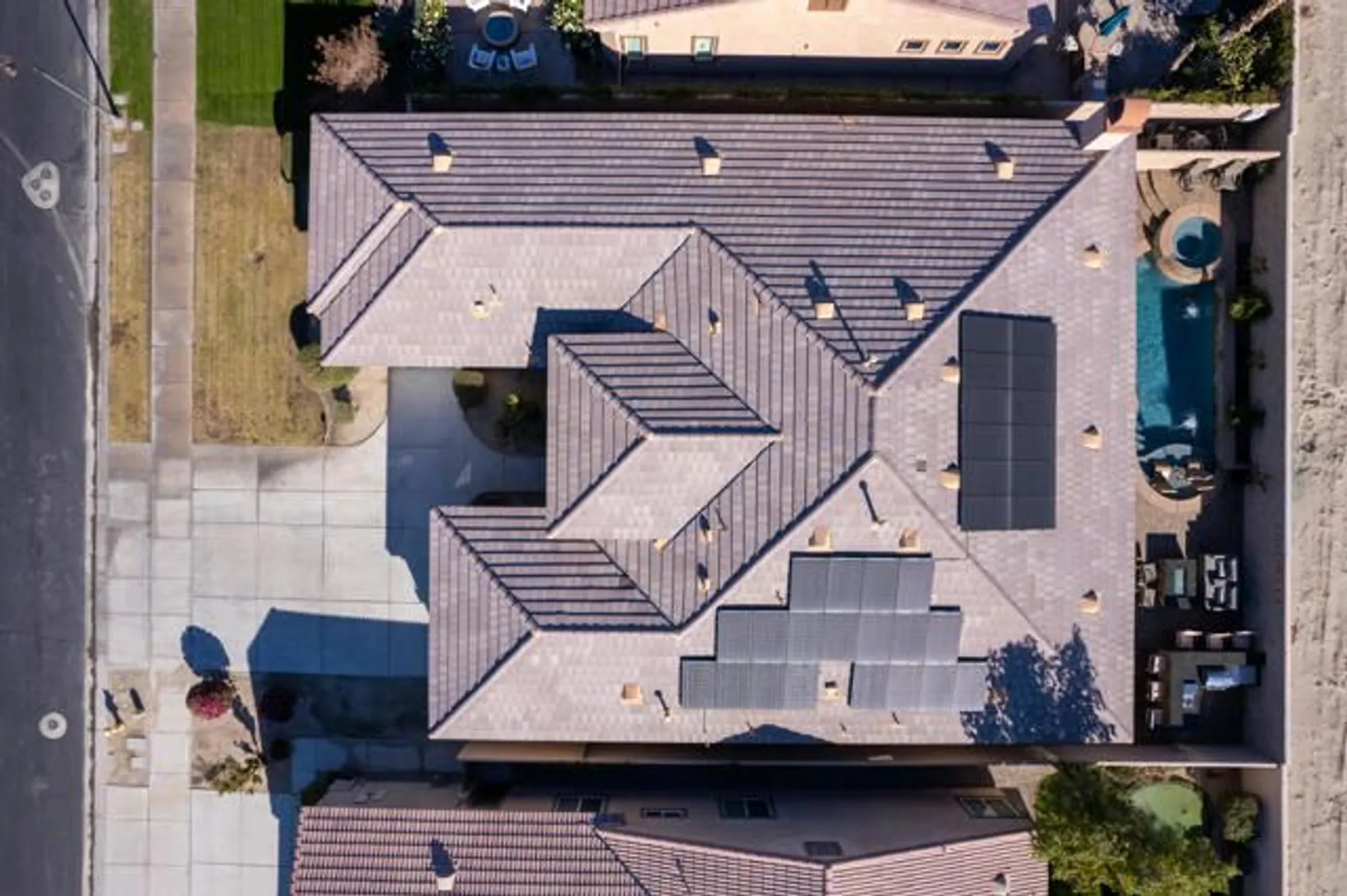 Property Slideshow image 4 of 43 | 43310 sentiero dr, Indio, CA, 92203