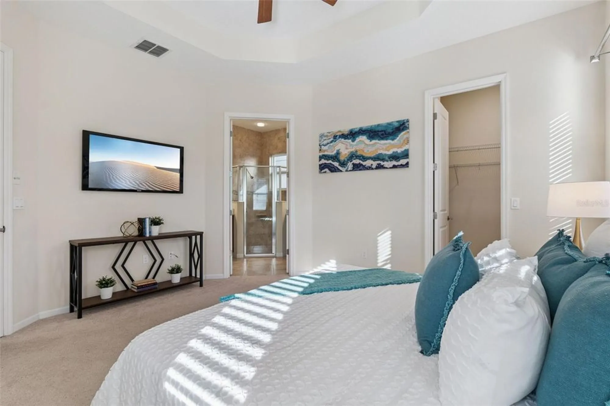 Property Slideshow image 17 of 47 | 404 tisbury ct, Deland, FL, 32724