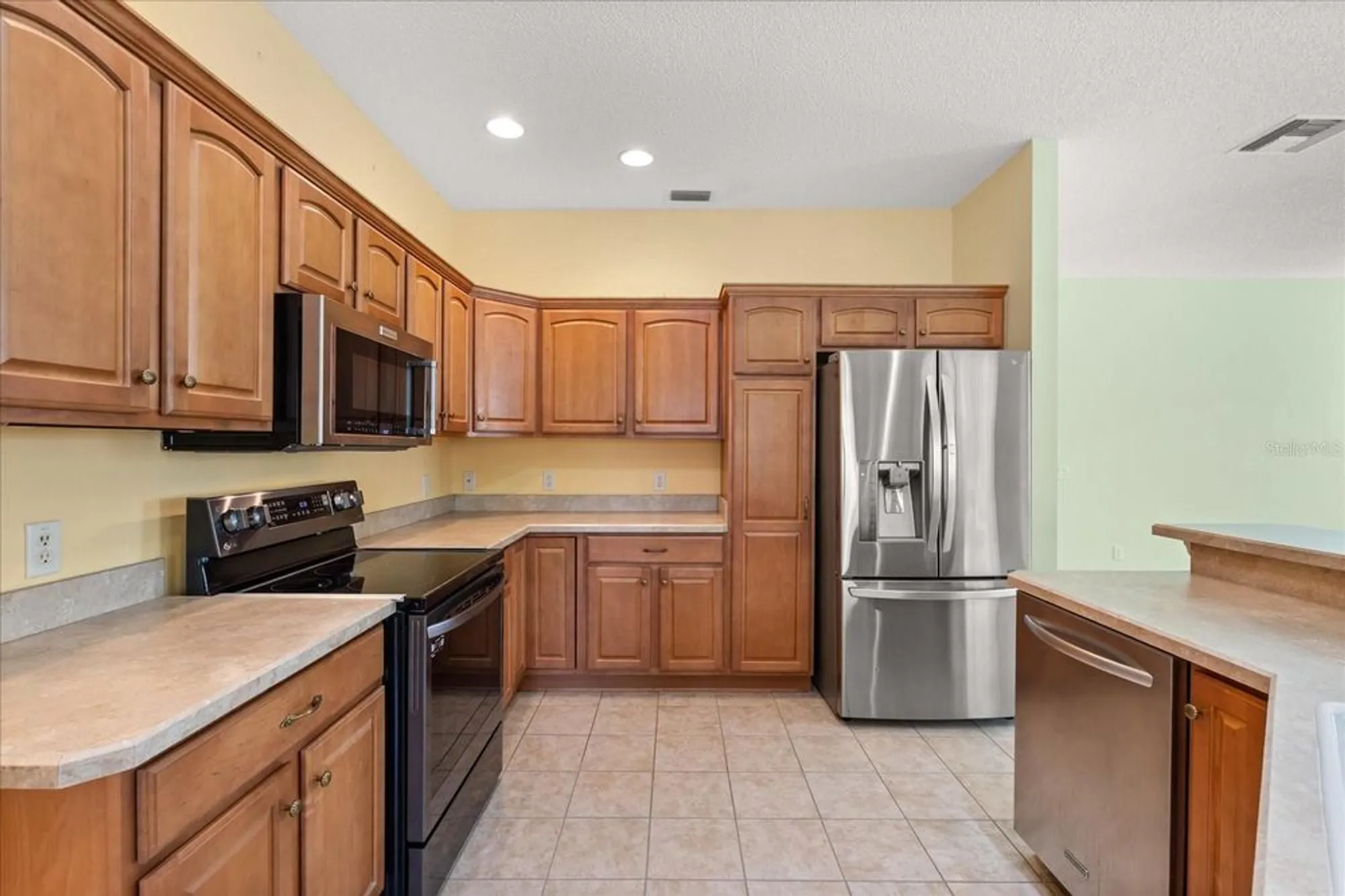 Property Slideshow image 5 of 28 | 1424 irwin way, The Villages, FL, 32162