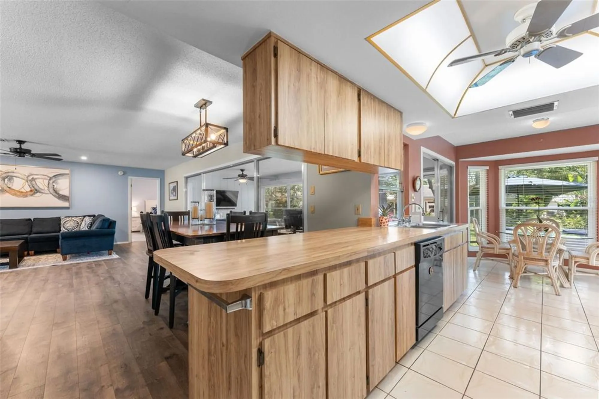 Property Slideshow image 16 of 58 | 2671 royal ridge dr, Spring Hill, FL, 34606