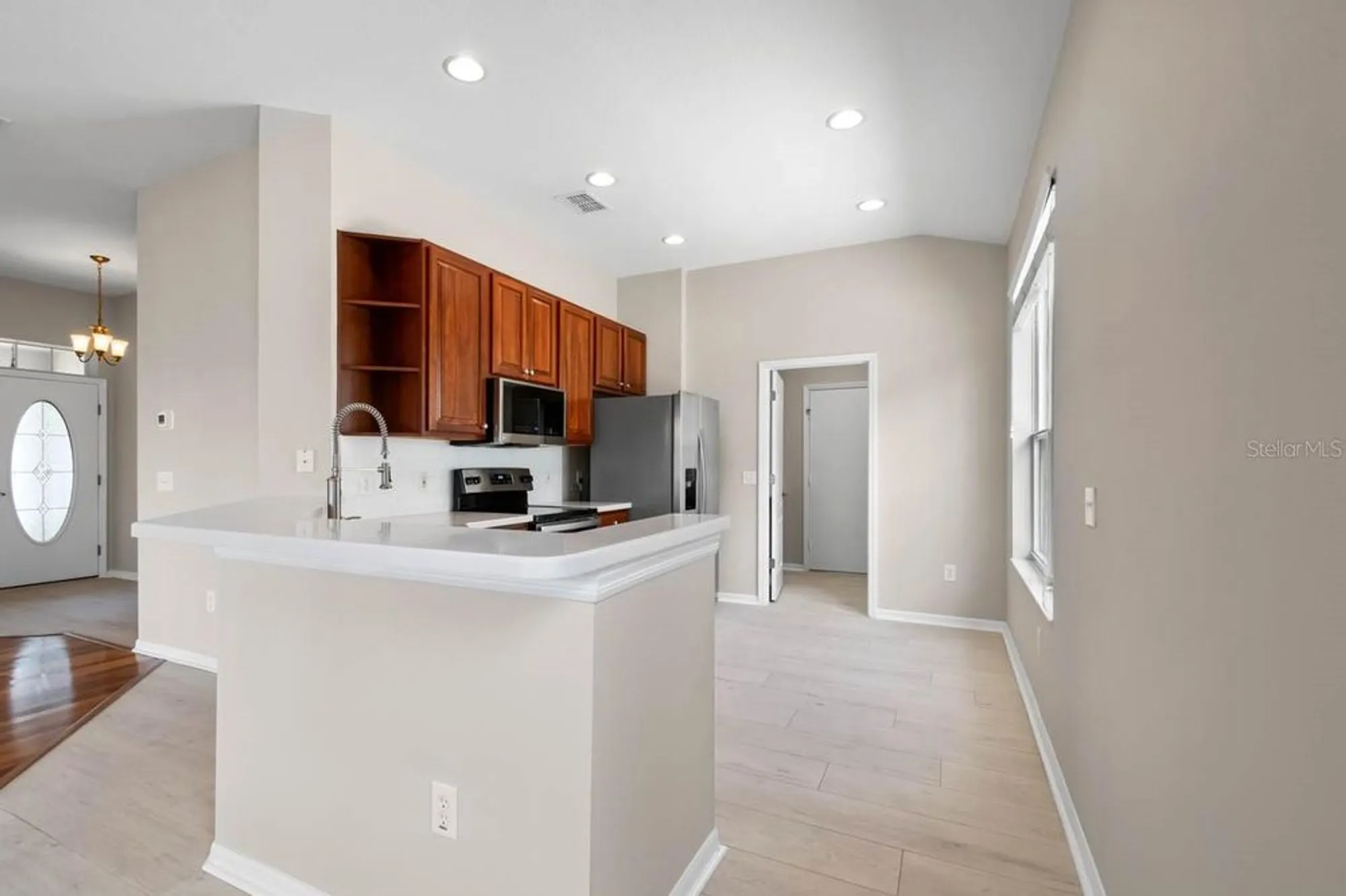 Property Slideshow image 10 of 52 | 1112 jasmine creek ct, Sun City Center, FL, 33573