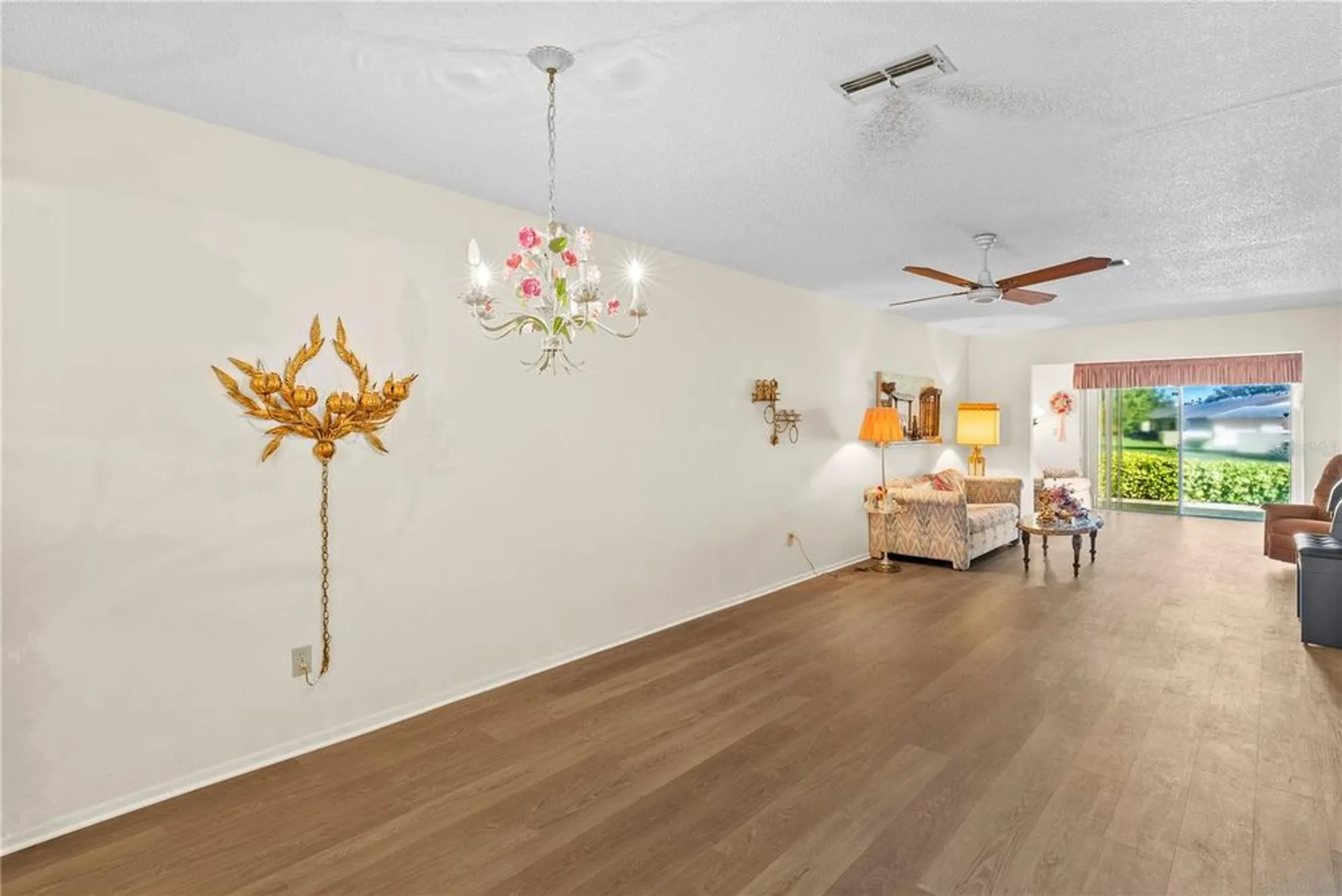 Property Slideshow image 36 of 100 | 3420 stonehaven ct d, Palm Harbor, FL, 34684