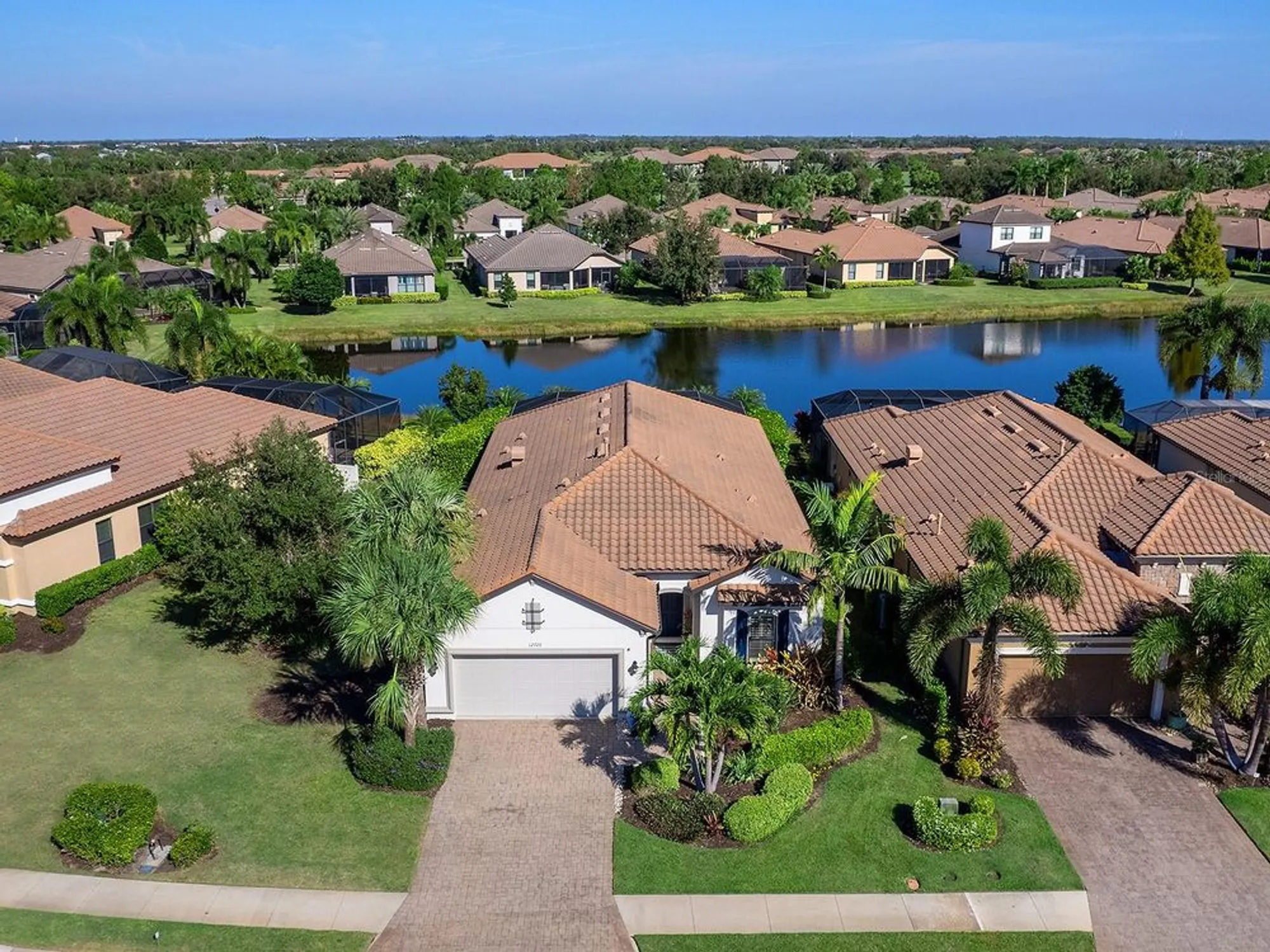 Property Slideshow image 8 of 81 | 12729 fontana loop, Lakewood Ranch, FL, 34211