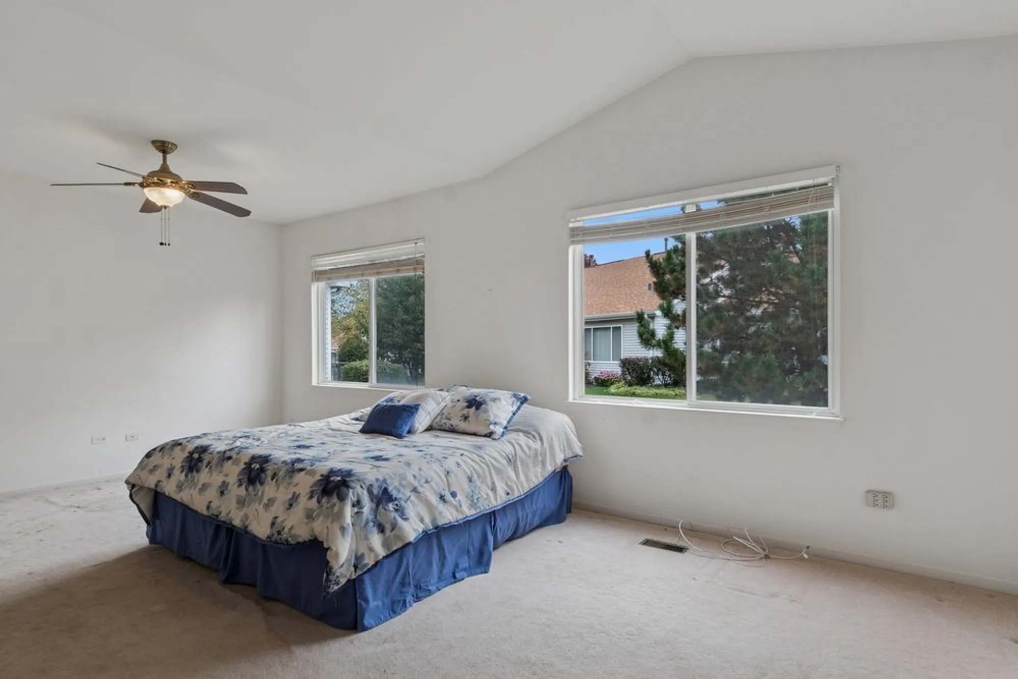 Property Slideshow image 11 of 25 | 21409 w douglas ln, Plainfield, IL, 60544