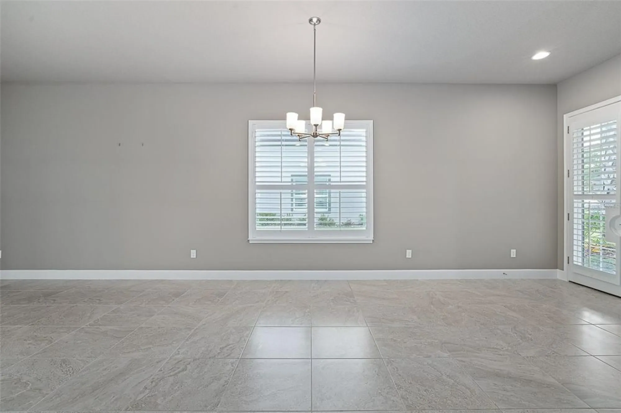 Property Slideshow image 9 of 47 | 856 pinewood dr, Ormond Beach, FL, 32174