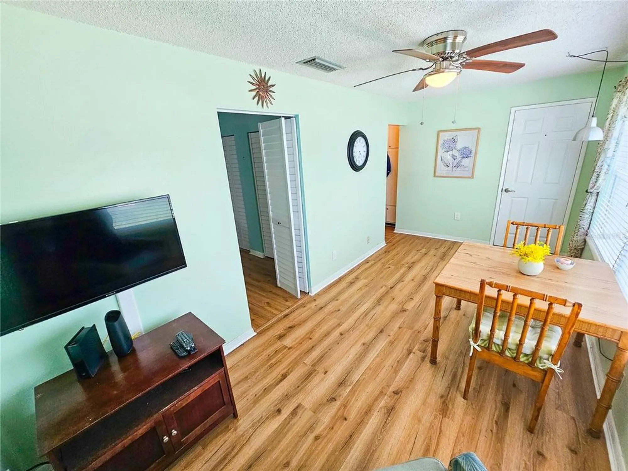 Property Slideshow image 10 of 35 | 2960 59th st 311, Gulfport, FL, 33707