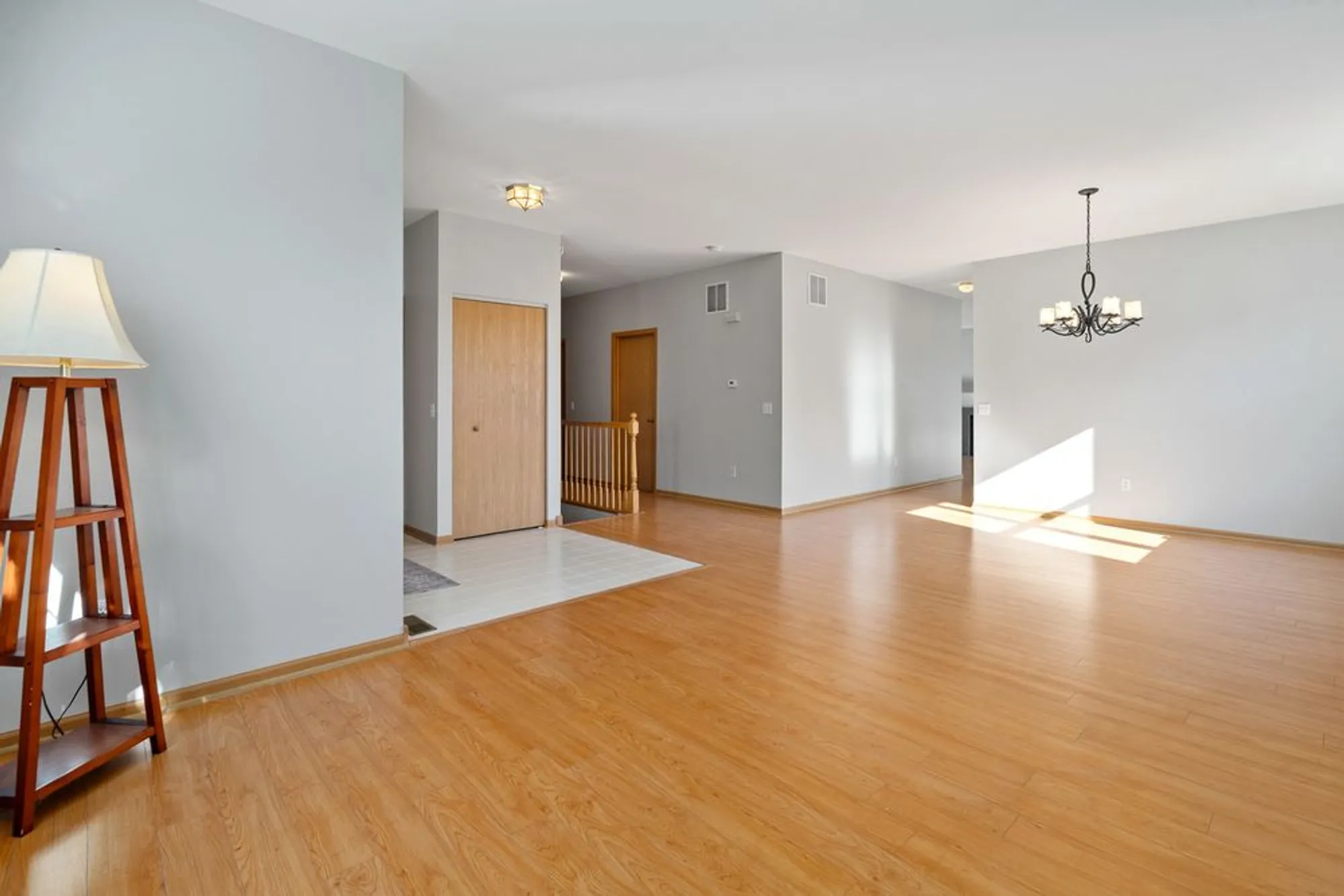 Property Slideshow image 18 of 34 | 721 s wellston ln, Romeoville, IL, 60446