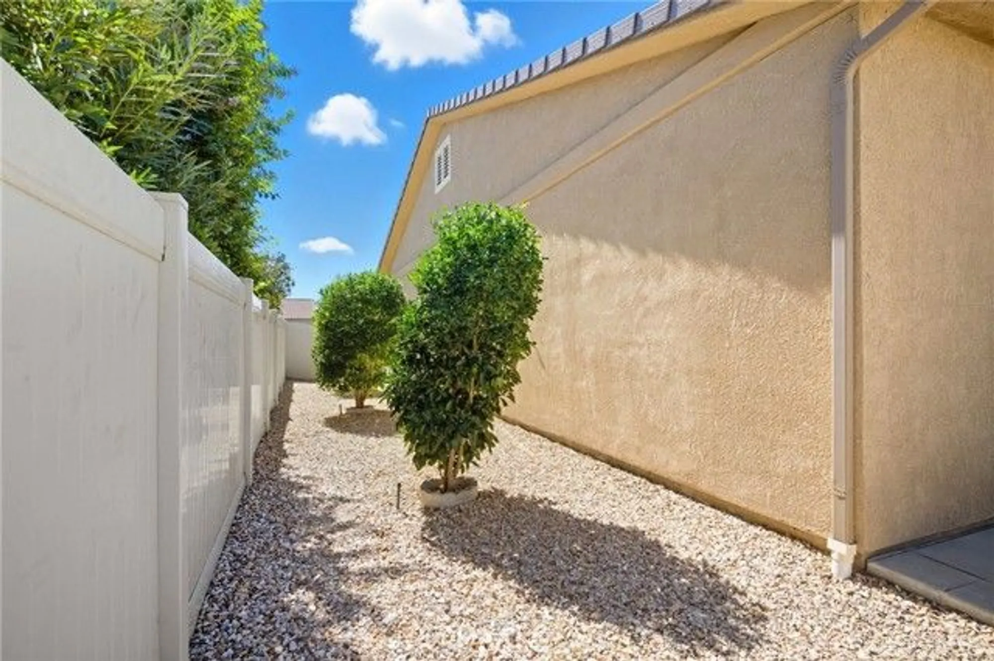 Property Slideshow image 35 of 43 | 5584 corte del mar, Hemet, CA, 92545