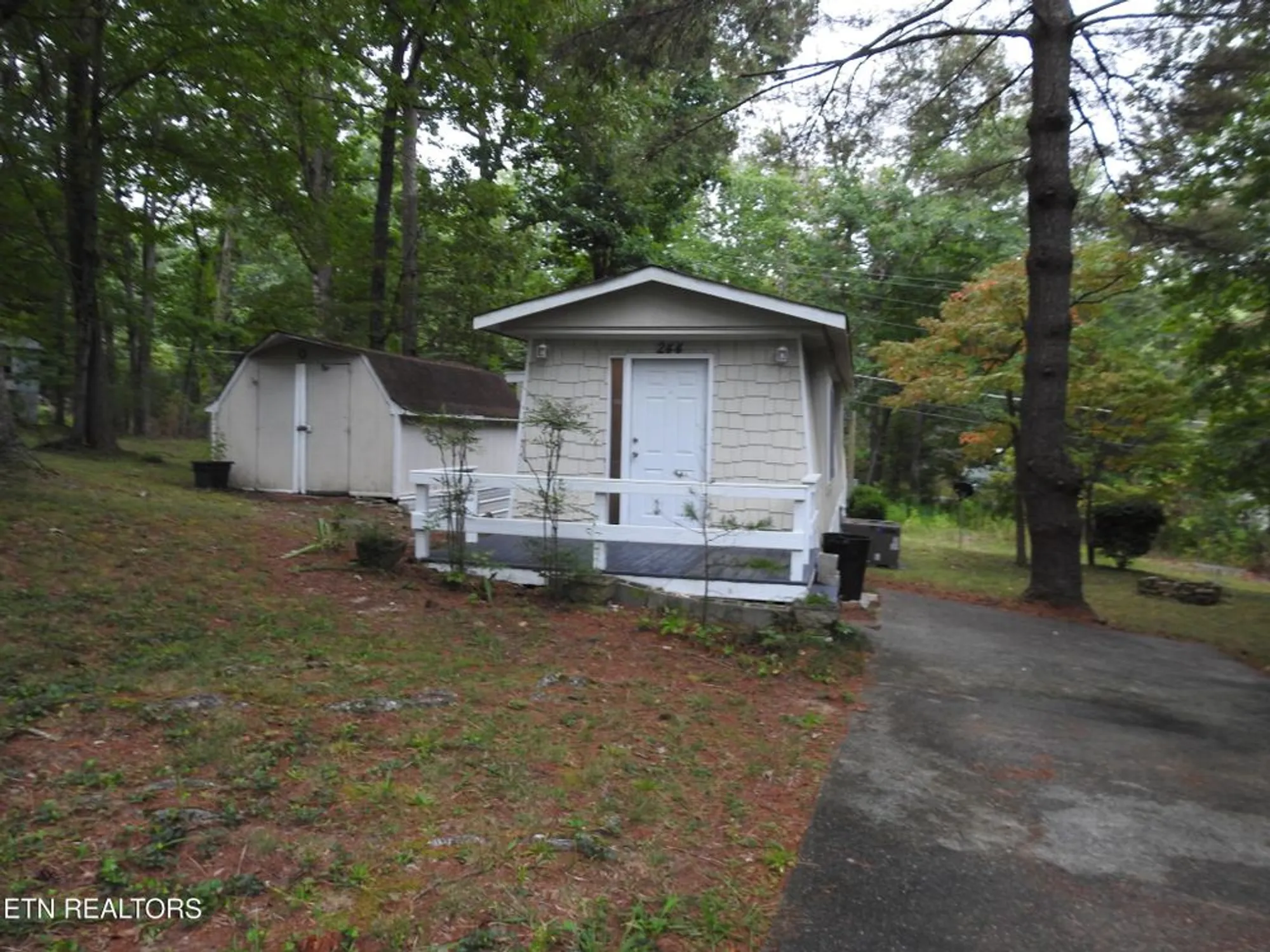 Property Slideshow image 2 of 42 | 244 rugby rd, Crossville, TN, 38558