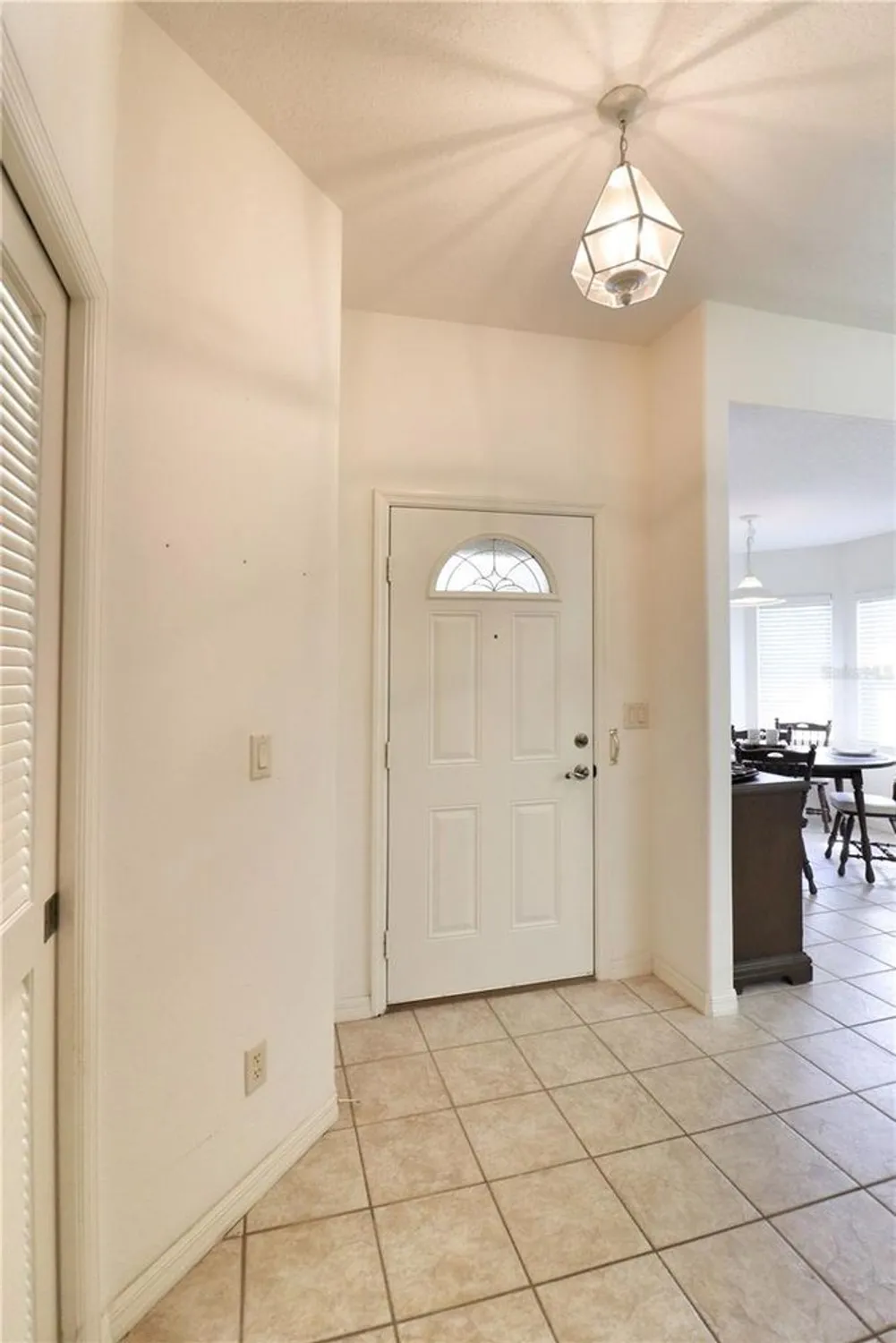 Property Slideshow image 3 of 42 | 5433 sir churchill dr, Leesburg, FL, 34748