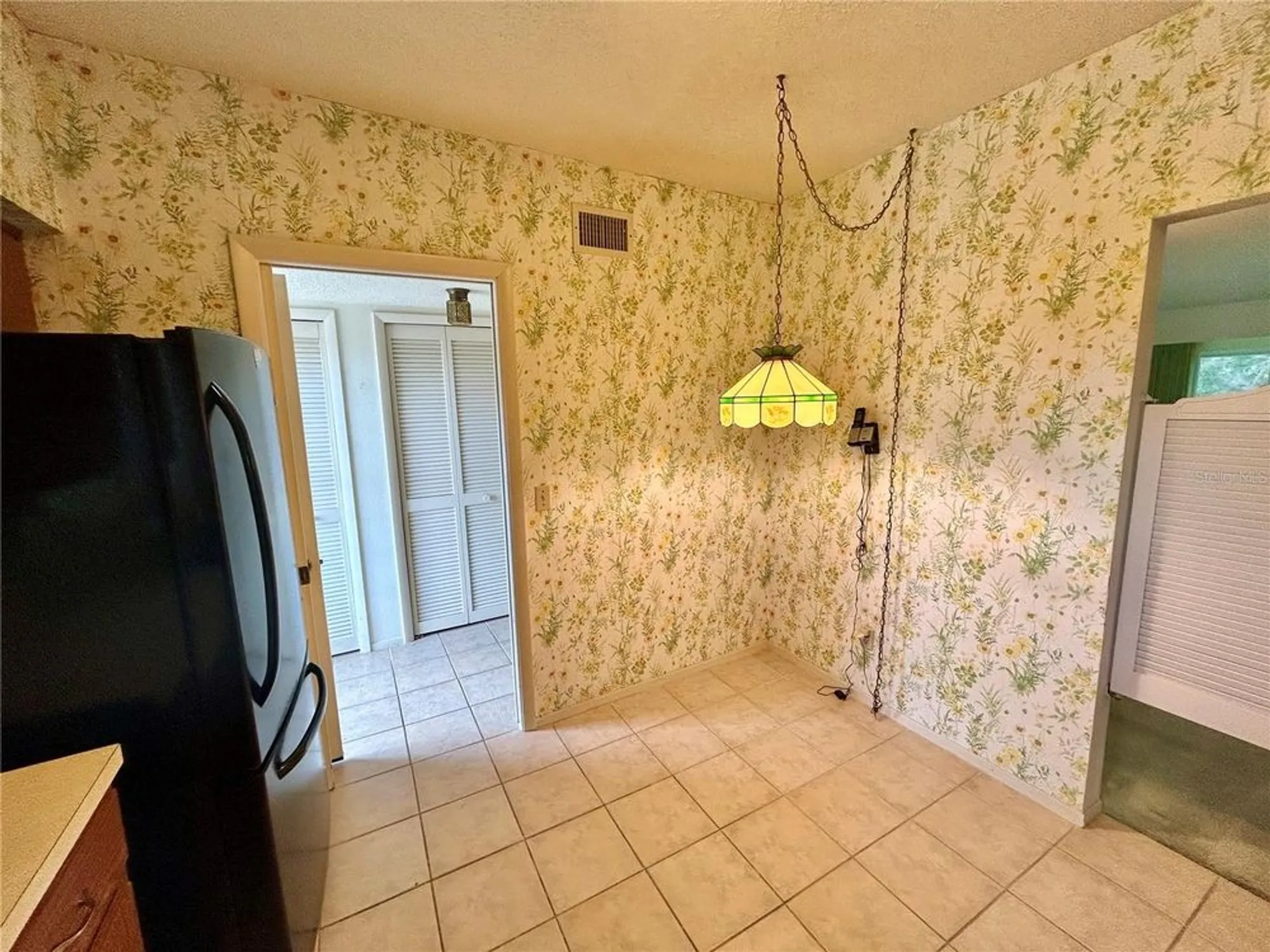 Property Slideshow image 7 of 57 | 2350 haitian dr 60, Clearwater, FL, 33763