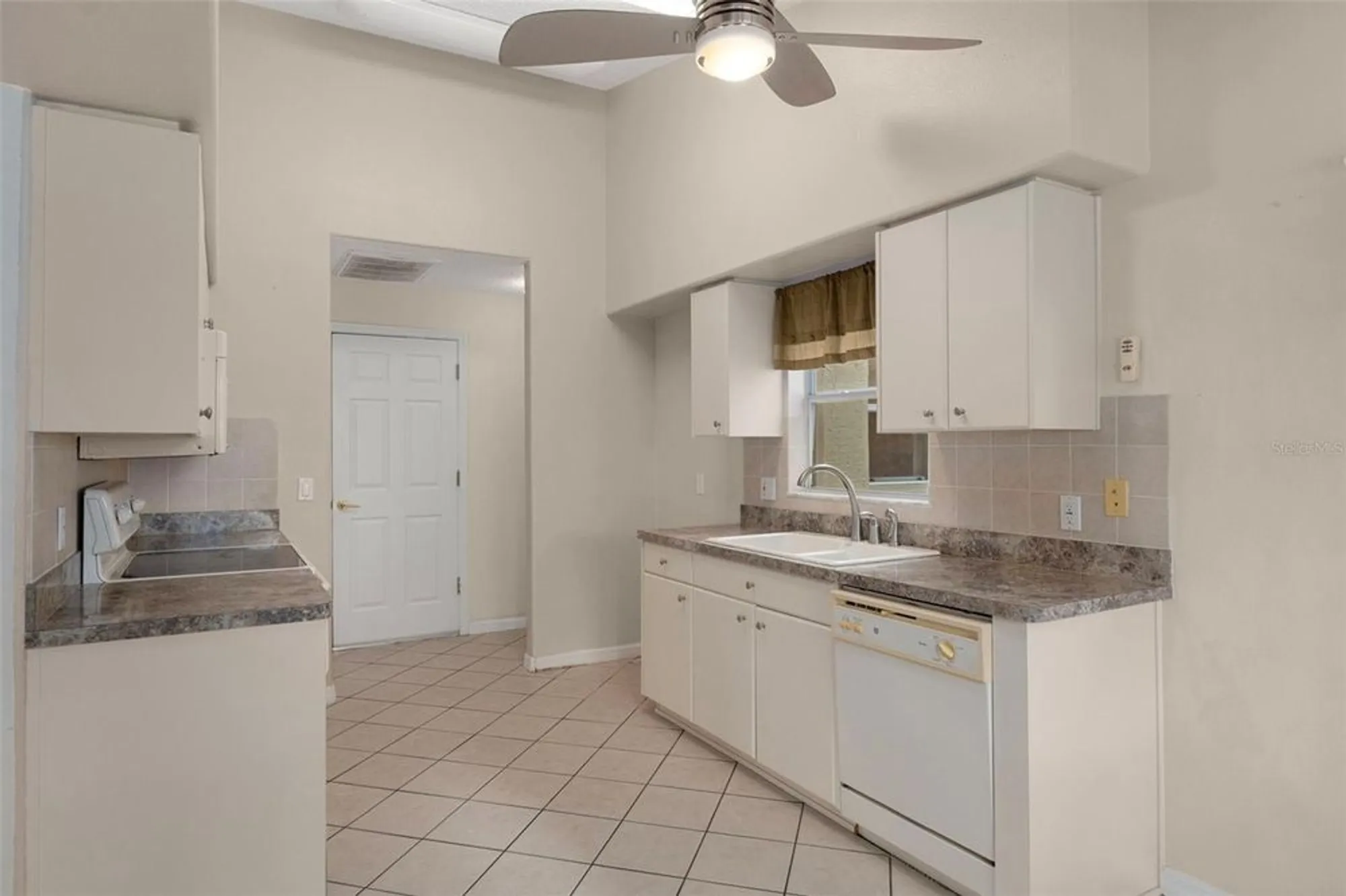 Property Slideshow image 17 of 70 | 18038 tarrington pl, Hudson, FL, 34667