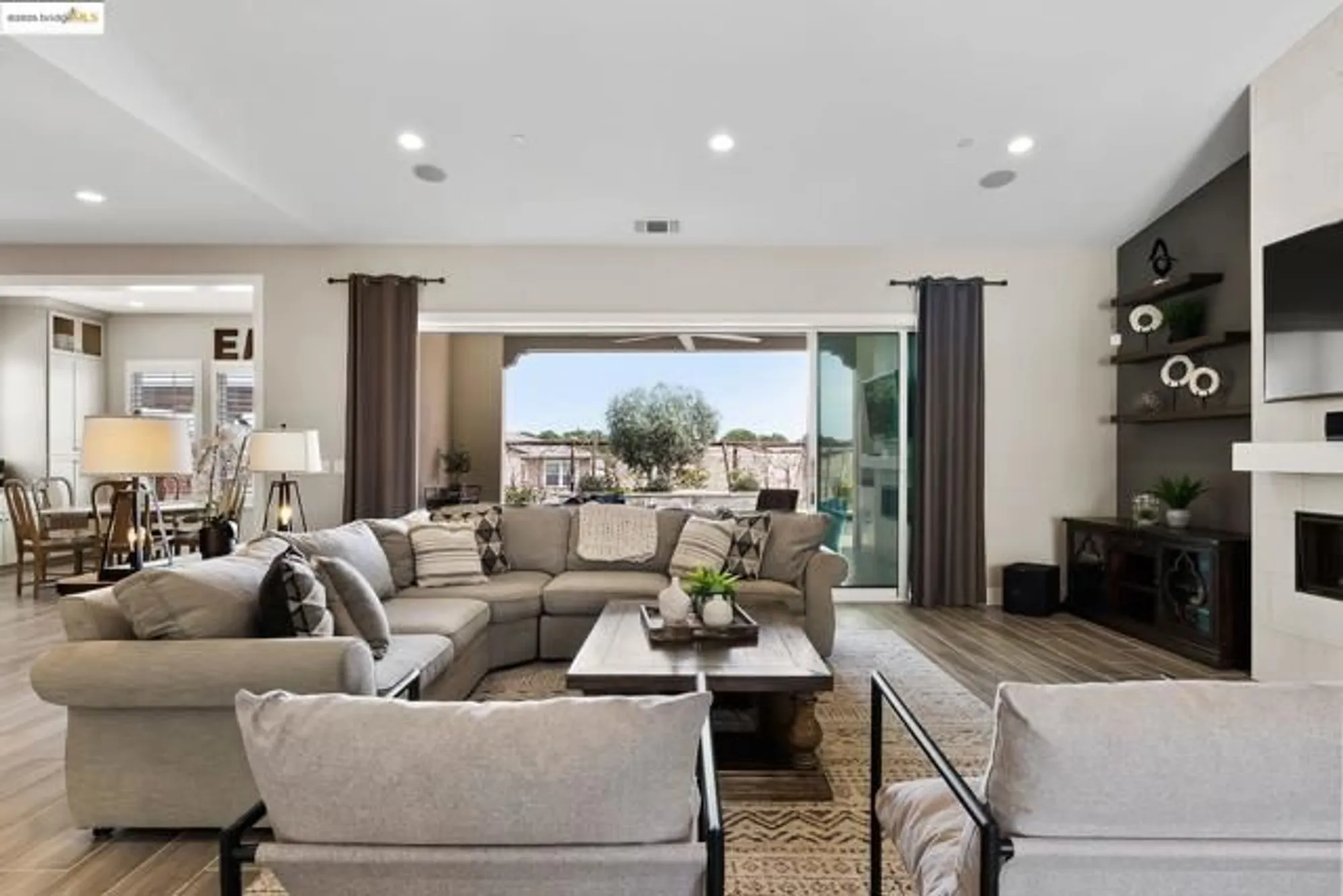 Property Slideshow image 15 of 54 | 1890 late harvest ct, Brentwood, CA, 94513