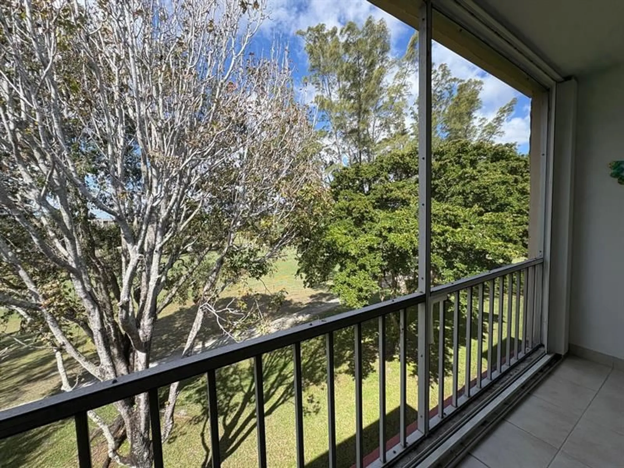 Property Slideshow image 14 of 70 | 1055 country club dr 404, Margate, FL, 33063