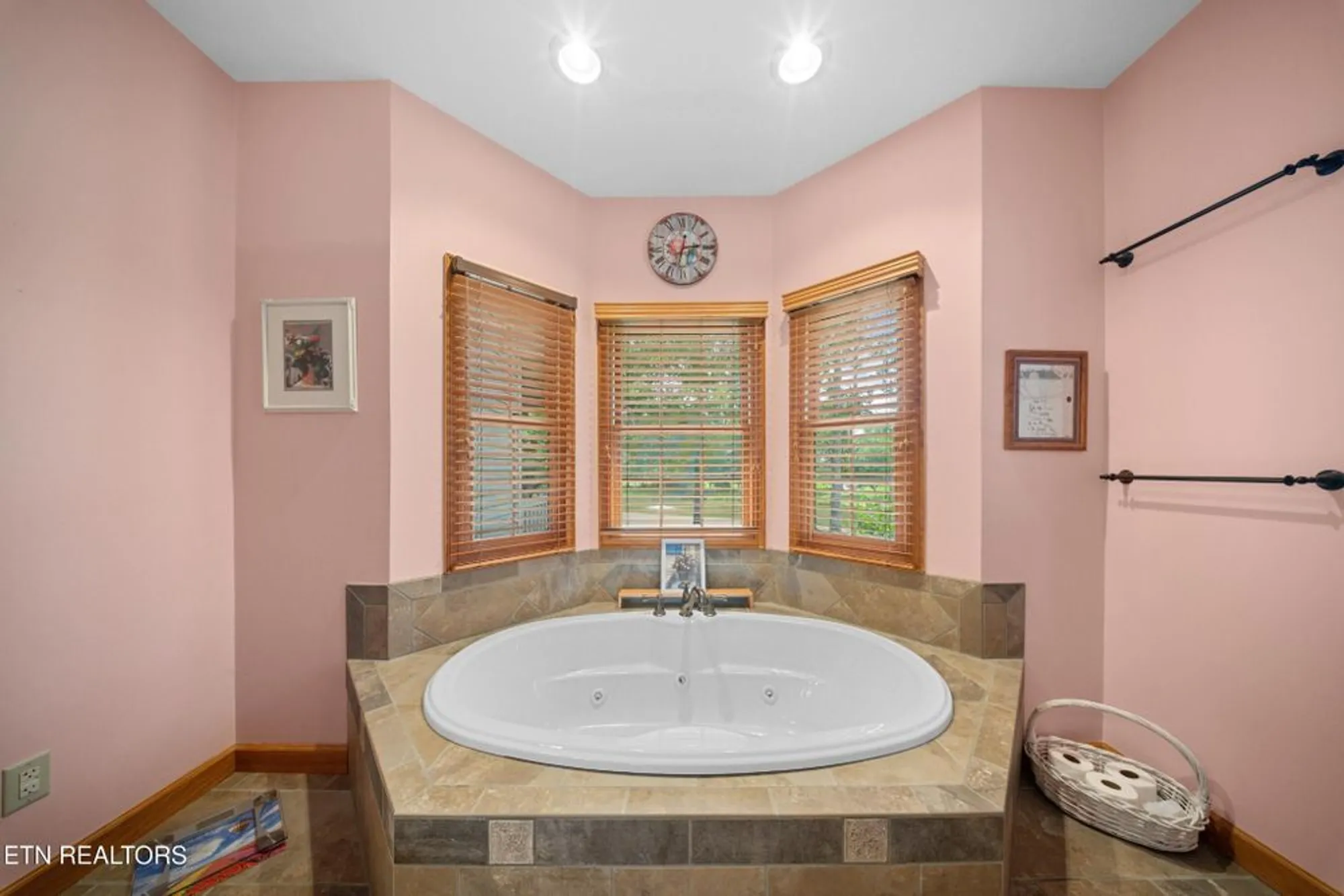 Property Slideshow image 16 of 49 | 46 westridge ct, Crossville, TN, 38558
