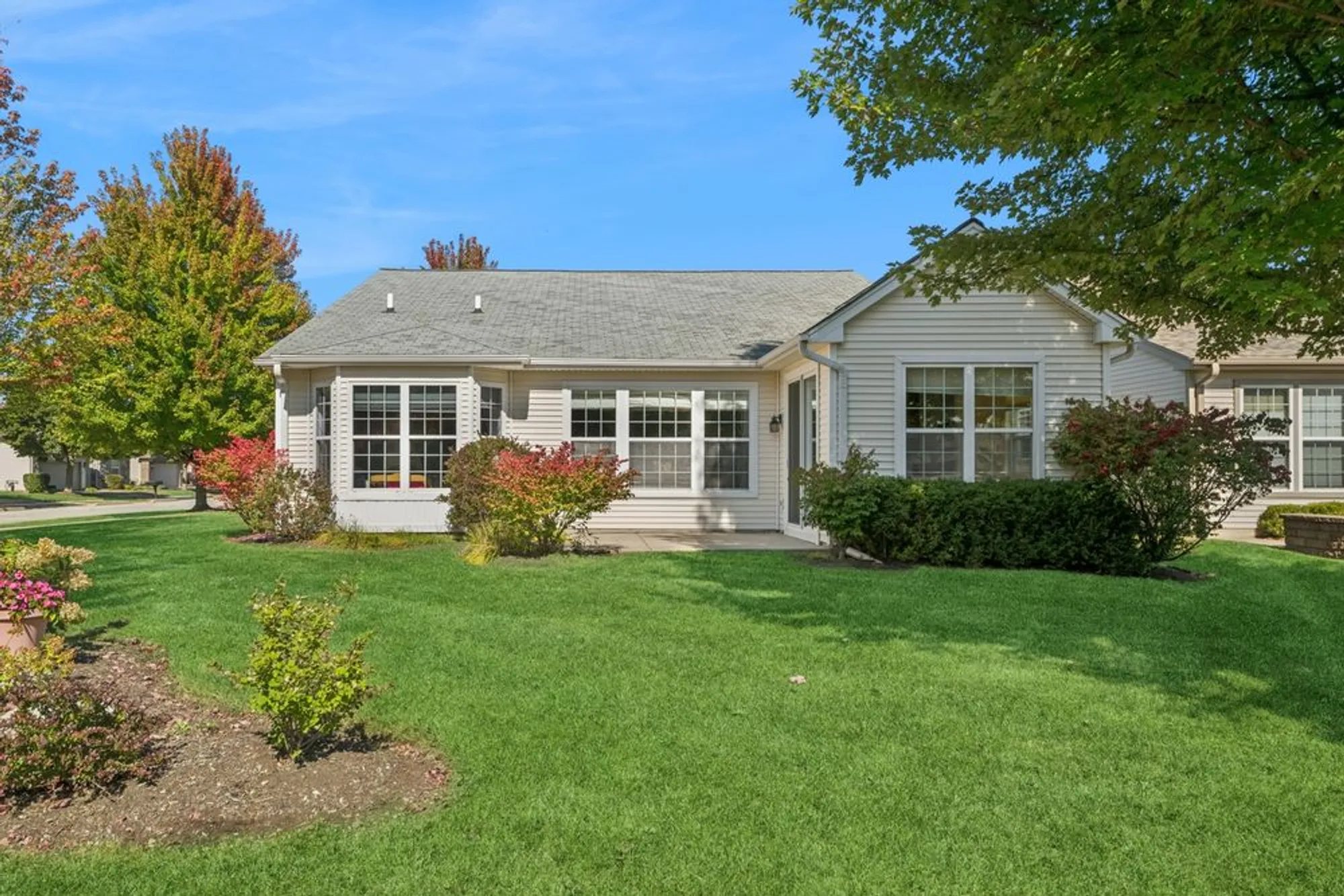 Property Slideshow image 24 of 27 | 2541 harvest vly, Elgin, IL, 60124