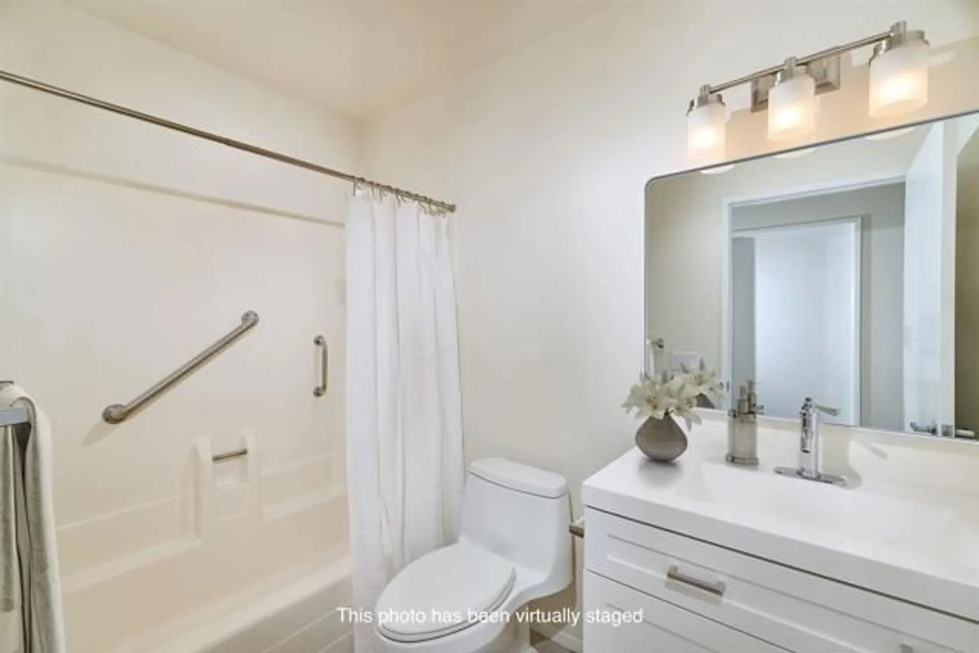 Property Slideshow image 14 of 23 | 942 royal tern way, Oceanside, CA, 92057