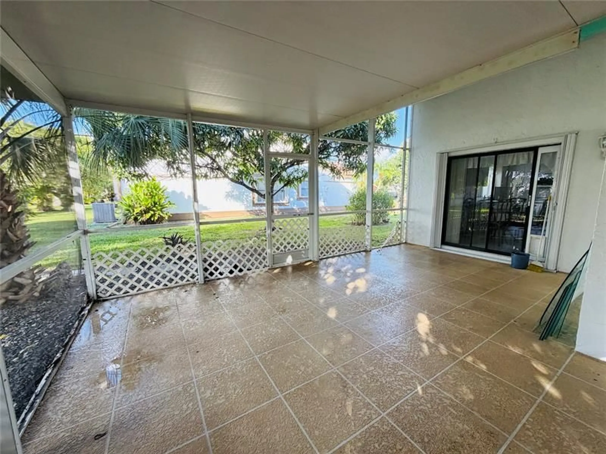 Property Slideshow image 21 of 29 | 7013 nw 107th ave, Tamarac, FL, 33321