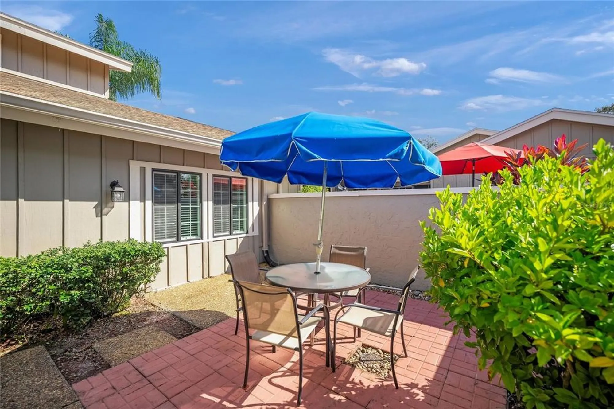 Property Slideshow image 5 of 62 | 4555 forest wood trl 23, Sarasota, FL, 34241