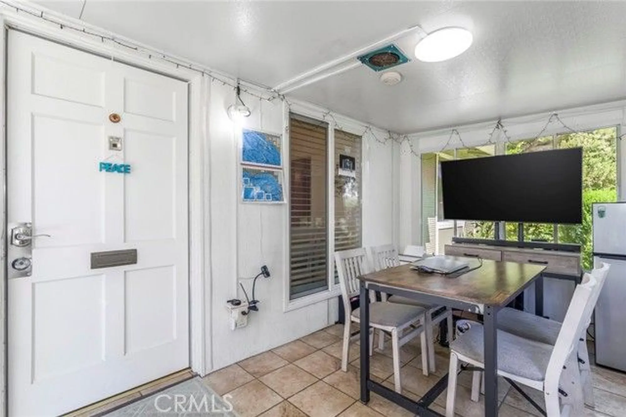 Property Slideshow image 7 of 35 | 19124 avenue of the oaks a, Newhall, CA, 91321