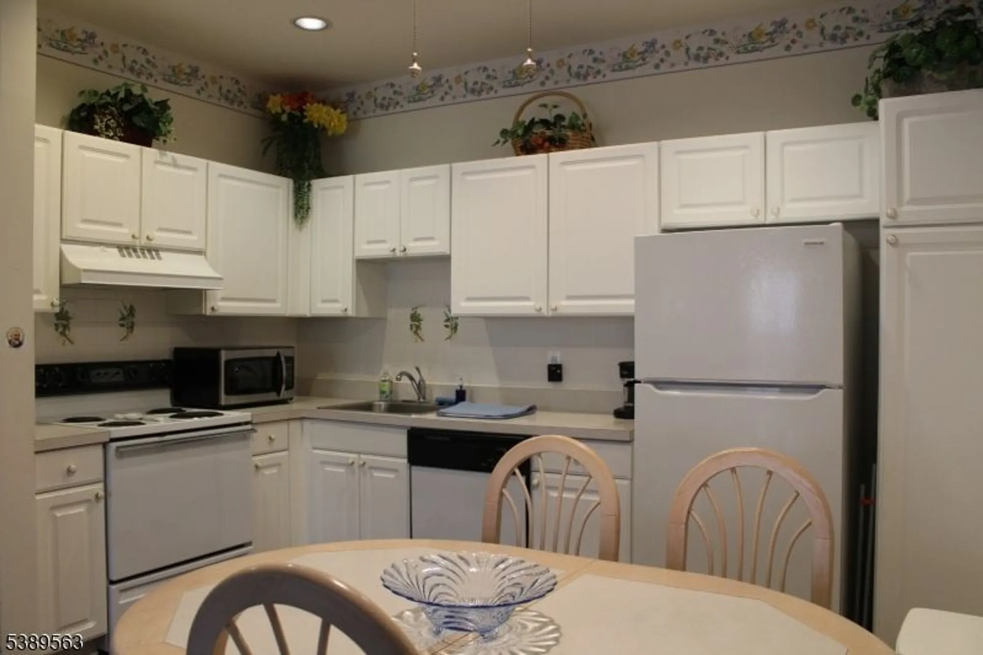 Property Slideshow image 4 of 19 | 2 richmond rd 315, West Milford, NJ, 07480