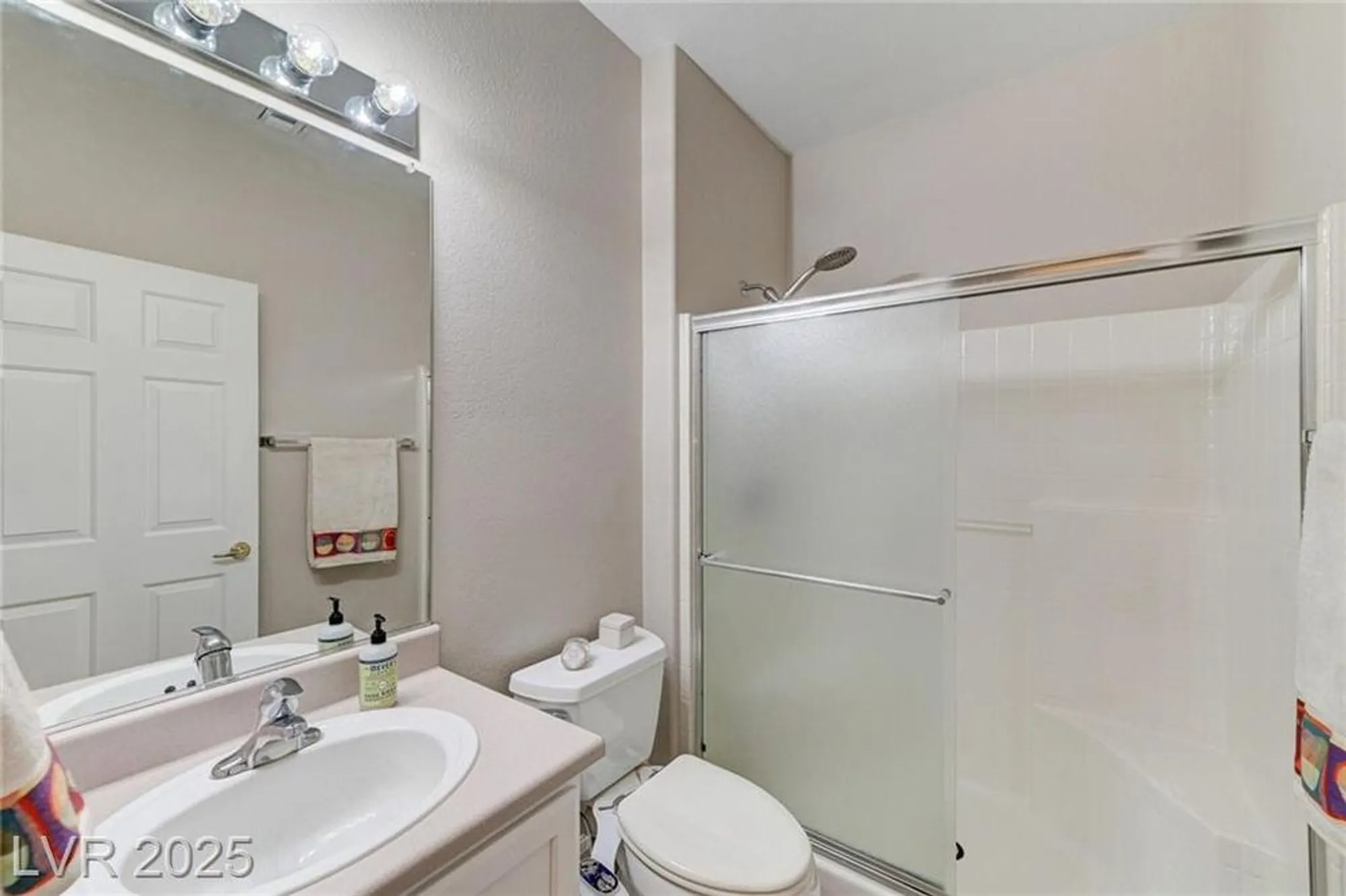 Property Slideshow image 16 of 93 | 2160 tiger links dr, Henderson, NV, 89012