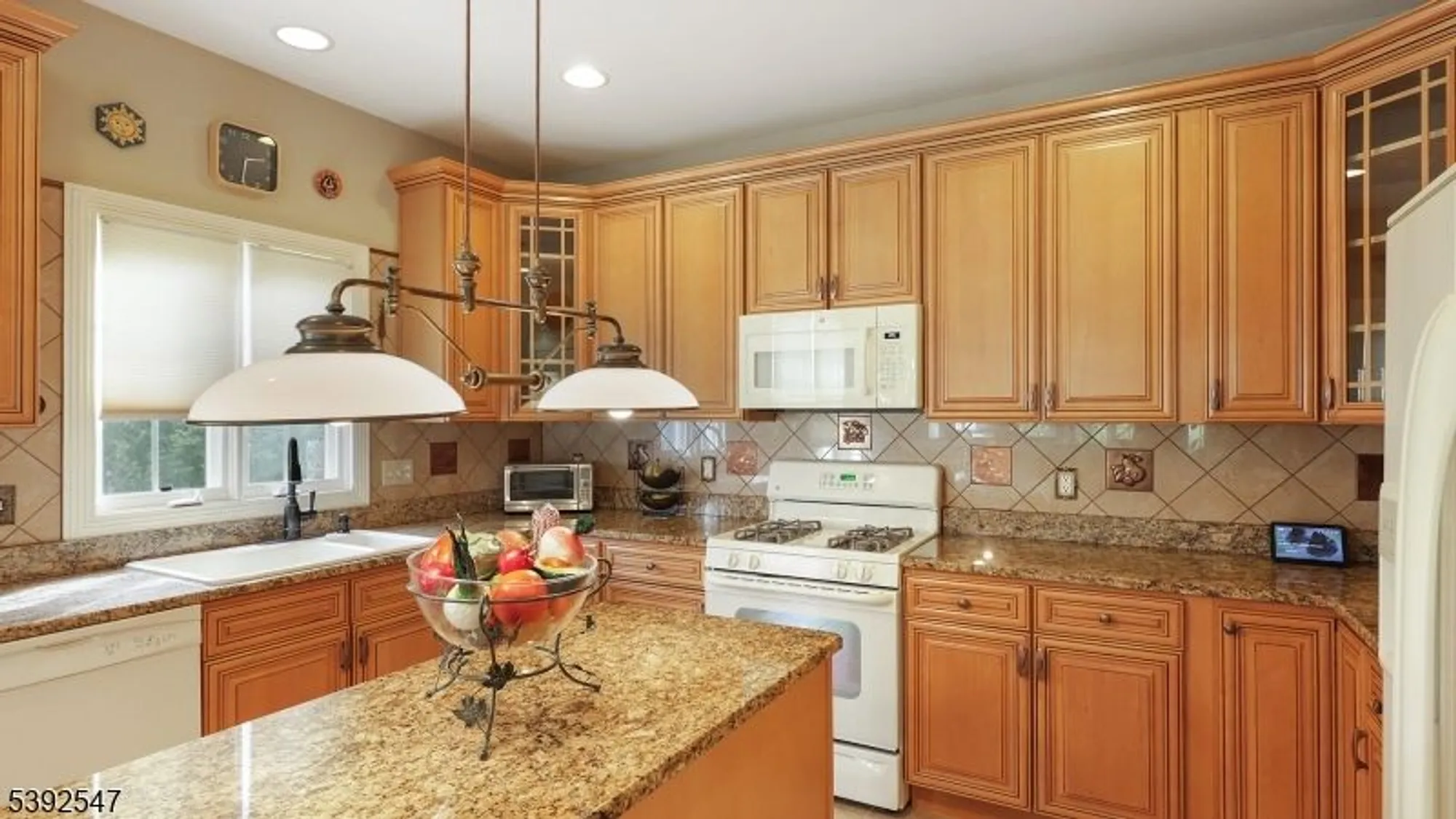 Property Slideshow image 19 of 38 | 13 bray ct, Somerset, NJ, 08873