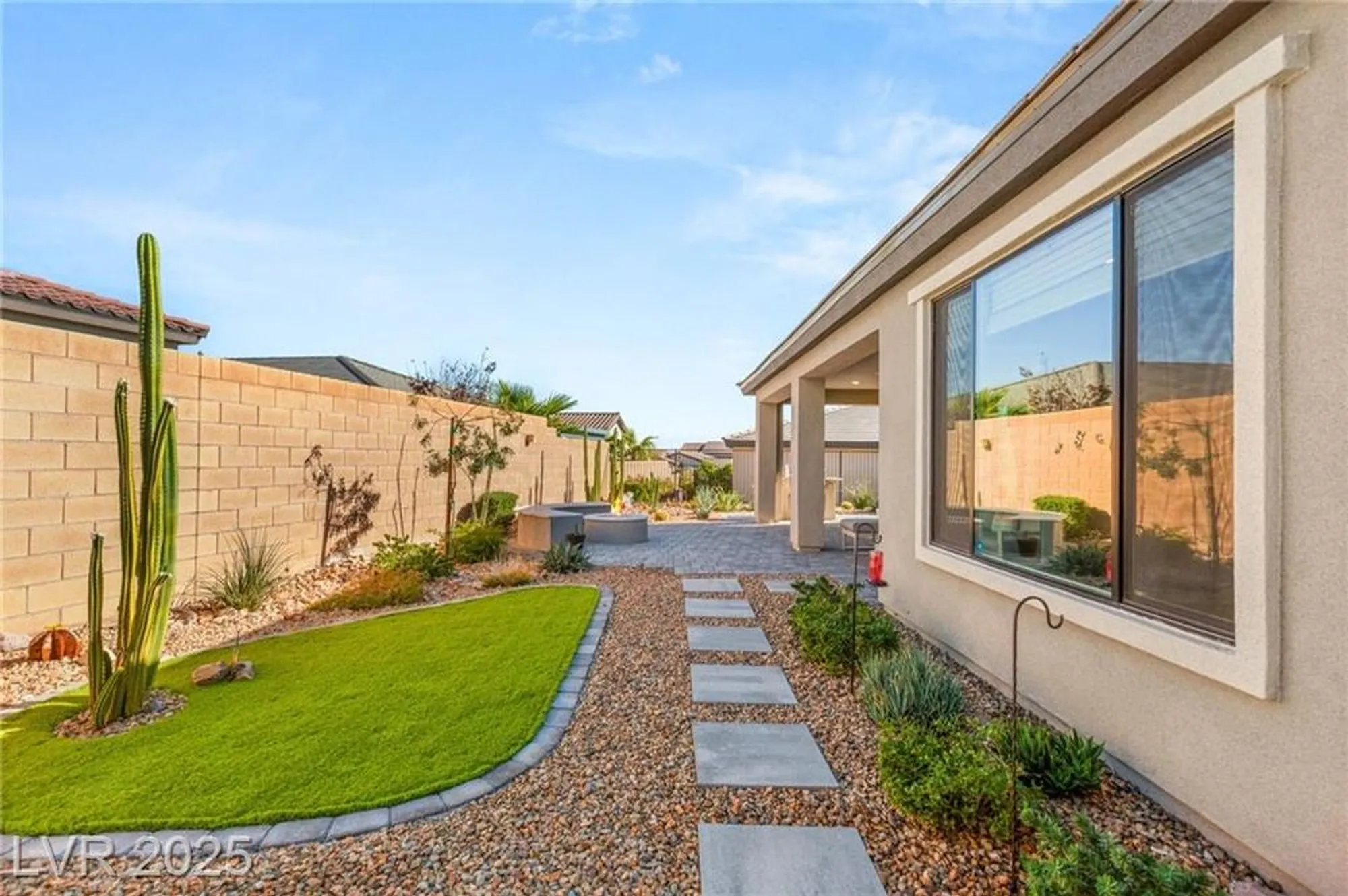 Property Slideshow image 25 of 38 | 14 summer agave ave, Henderson, NV, 89011