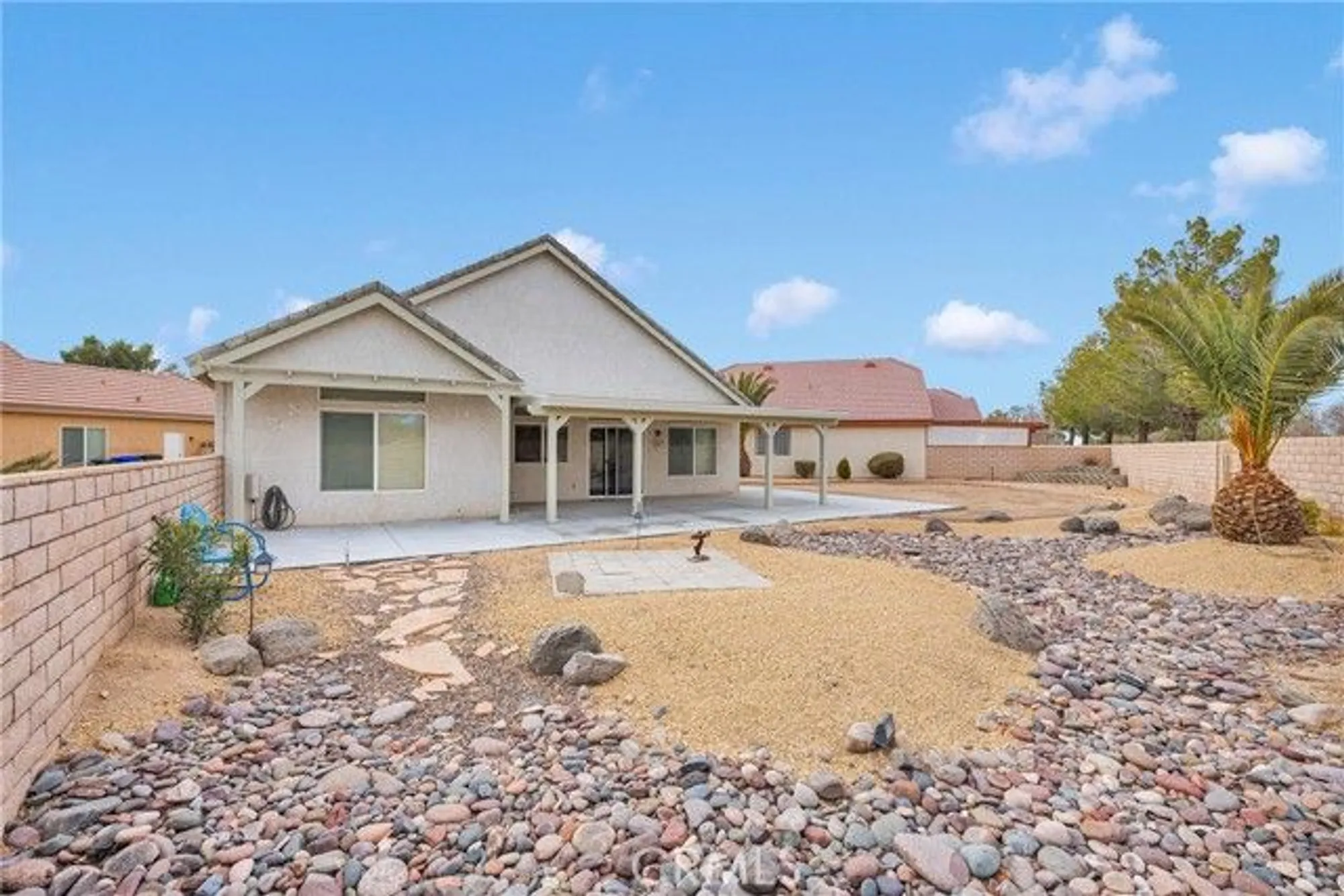 Property Slideshow image 37 of 54 | 19559 northstar ct, Apple Valley, CA, 92308