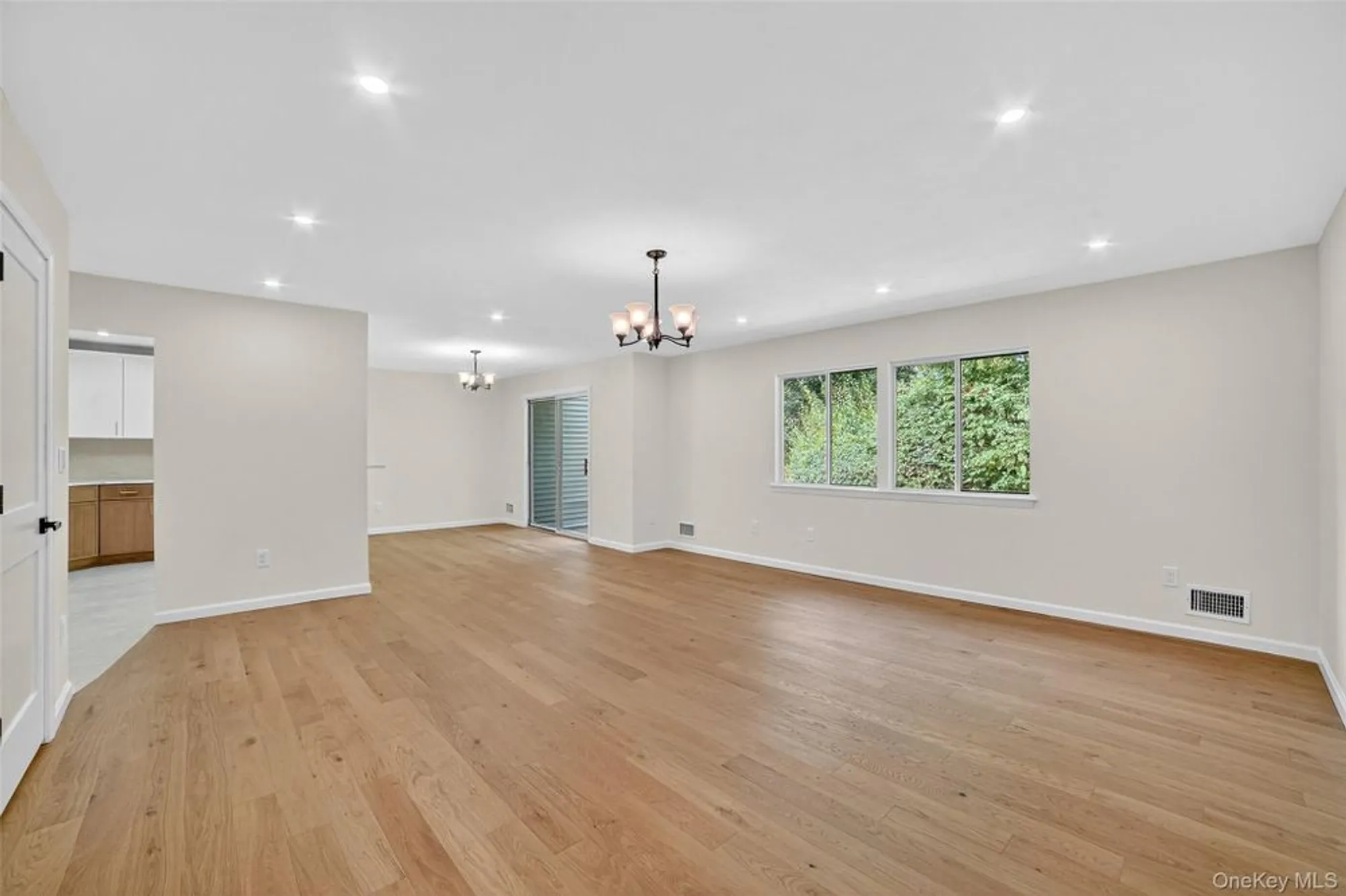 Property Slideshow image 6 of 40 | 159 carriage ct c, Yorktown Heights, NY, 10598