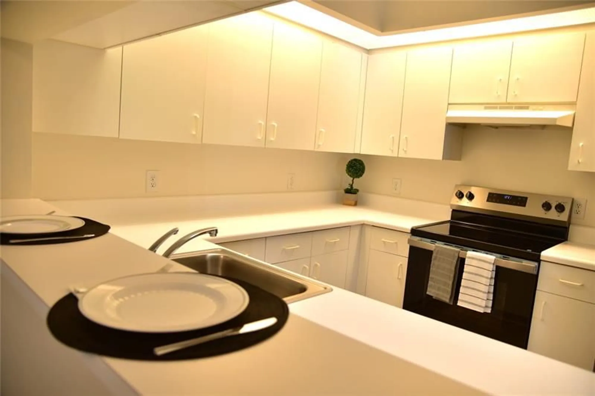 Property Slideshow image 10 of 21 | 801 sw 138th ave e402, Pembroke Pines, FL, 33027