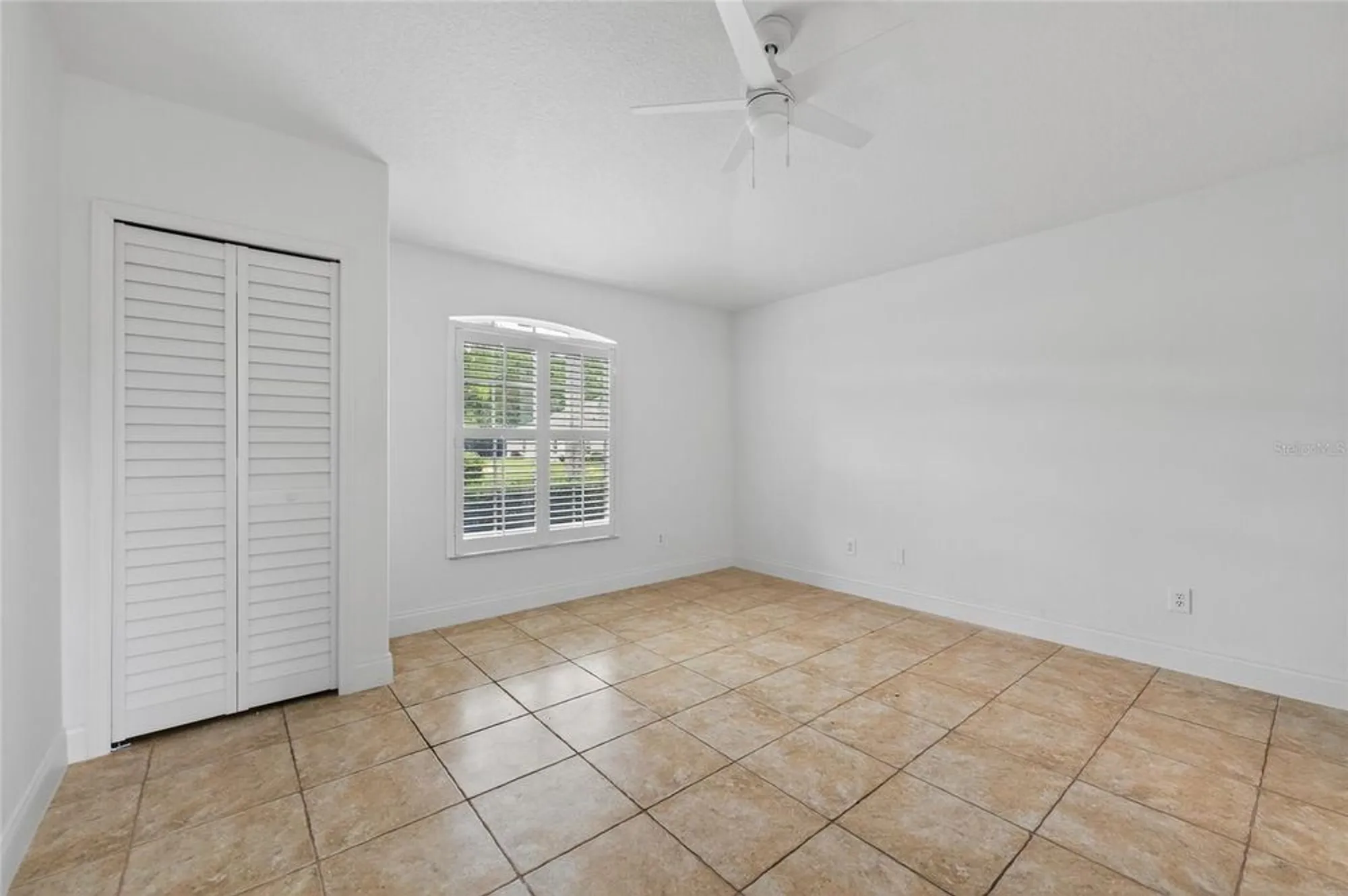 Property Slideshow image 8 of 30 | 5415 swordfern ct, Port Orange, FL, 32128