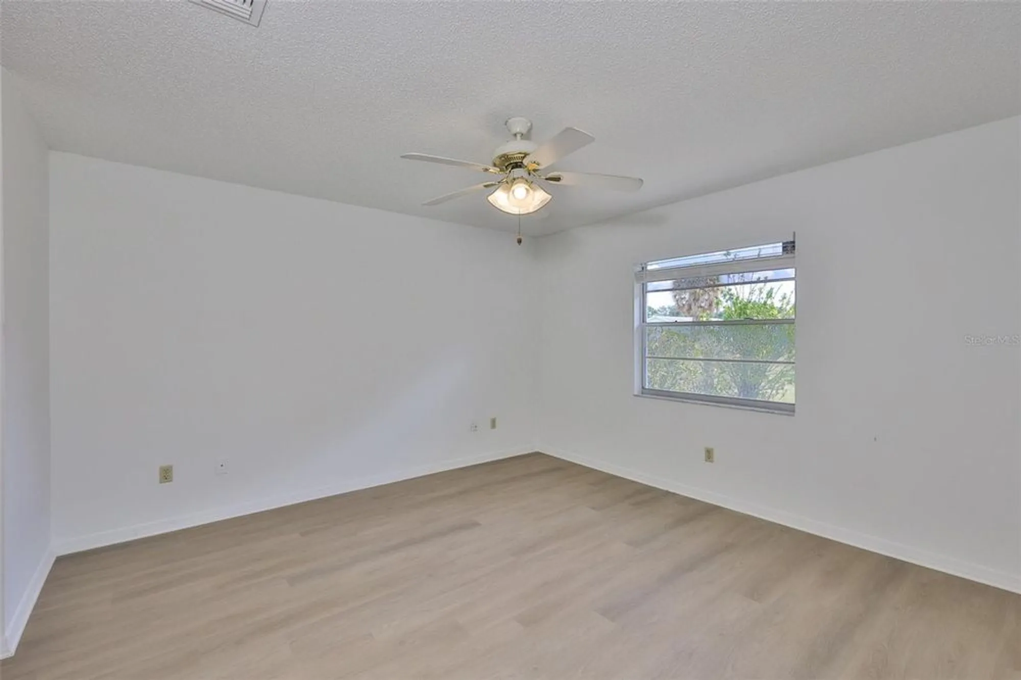 Property Slideshow image 28 of 47 | 1219 wild feather ln, Sun City Center, FL, 33573