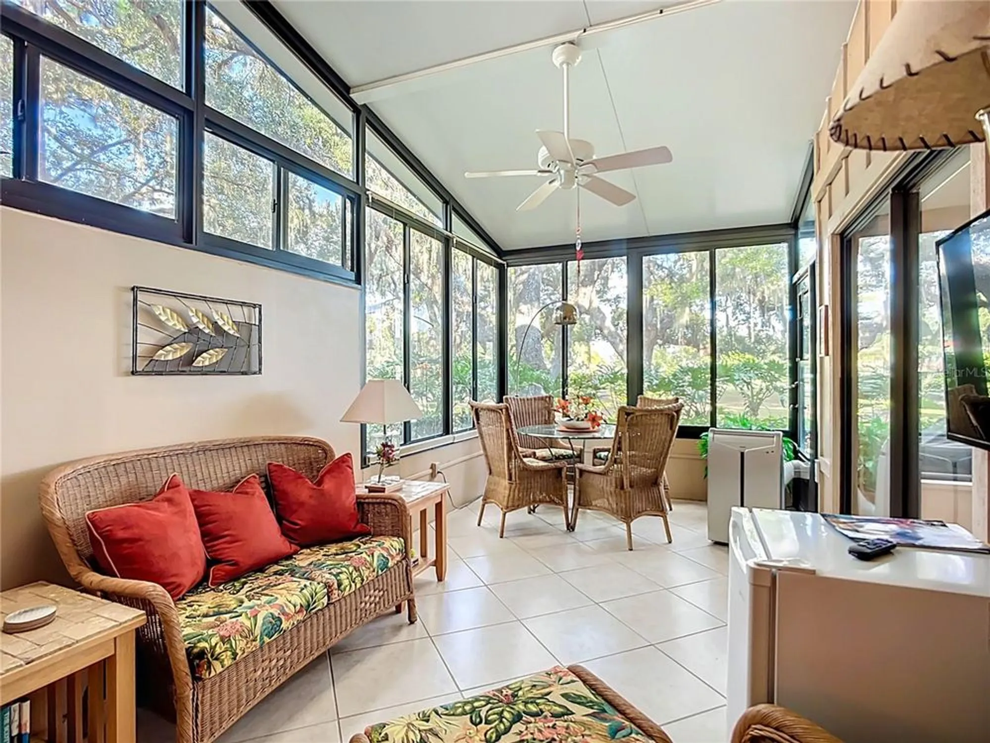 Property Slideshow image 27 of 43 | 4683 oak hollow dr 3, Sarasota, FL, 34241