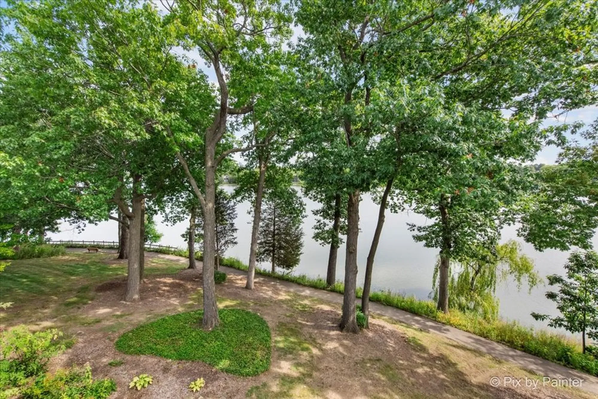 Property Slideshow image 33 of 39 | 209 shoreline rd b, Lake Barrington, IL, 60010